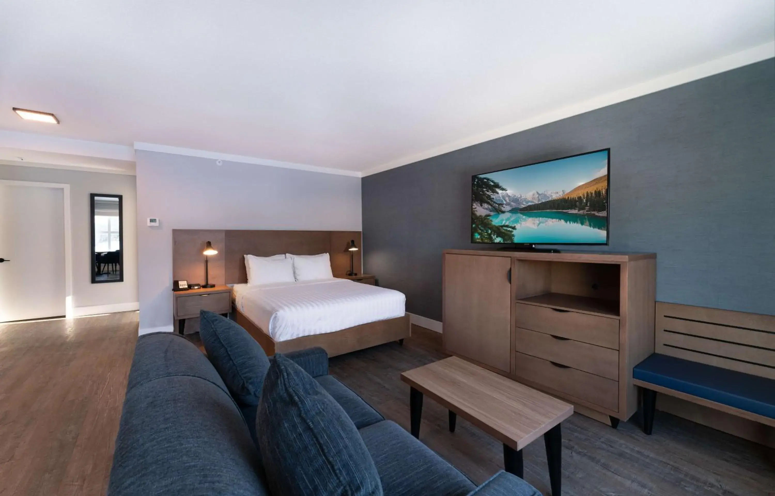 Photo of the whole room, Bed in Prestige Kamloops Hotel Photo of the whole room, Bed in Prestige Kamloops Hotel