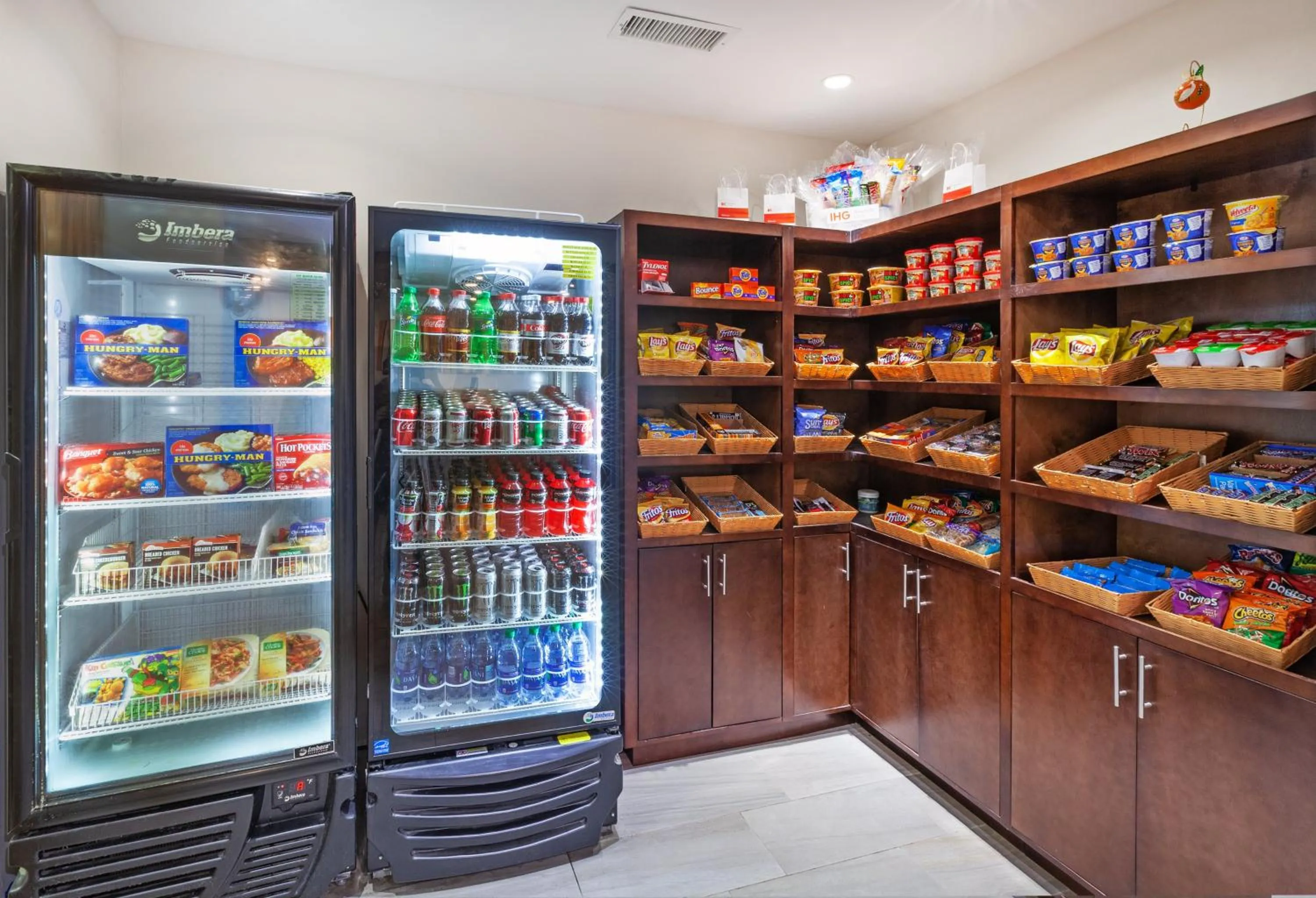 Other, Supermarket/Shops in Holiday Inn Express Hotel and Suites Orange