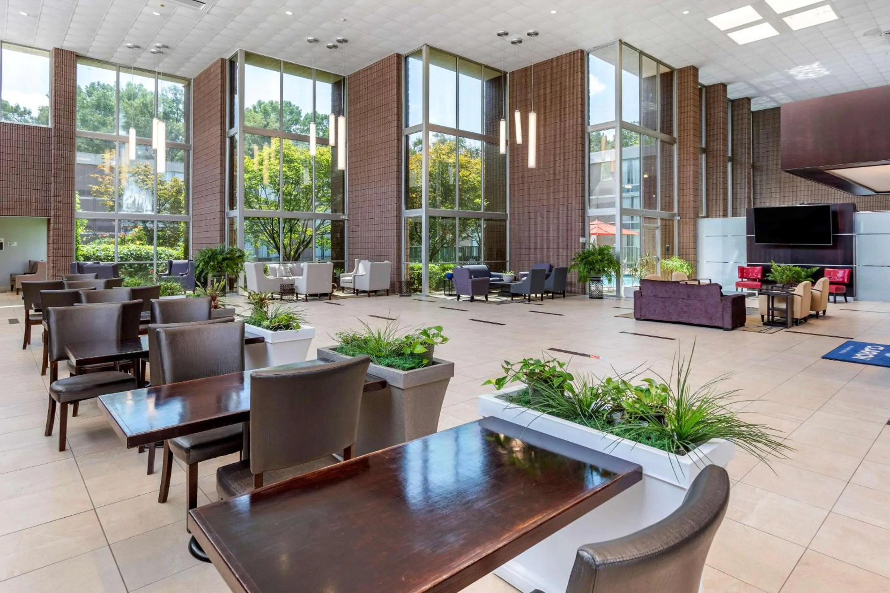 Lobby or reception in Clarion Inn Sheffield Muscle Shoals