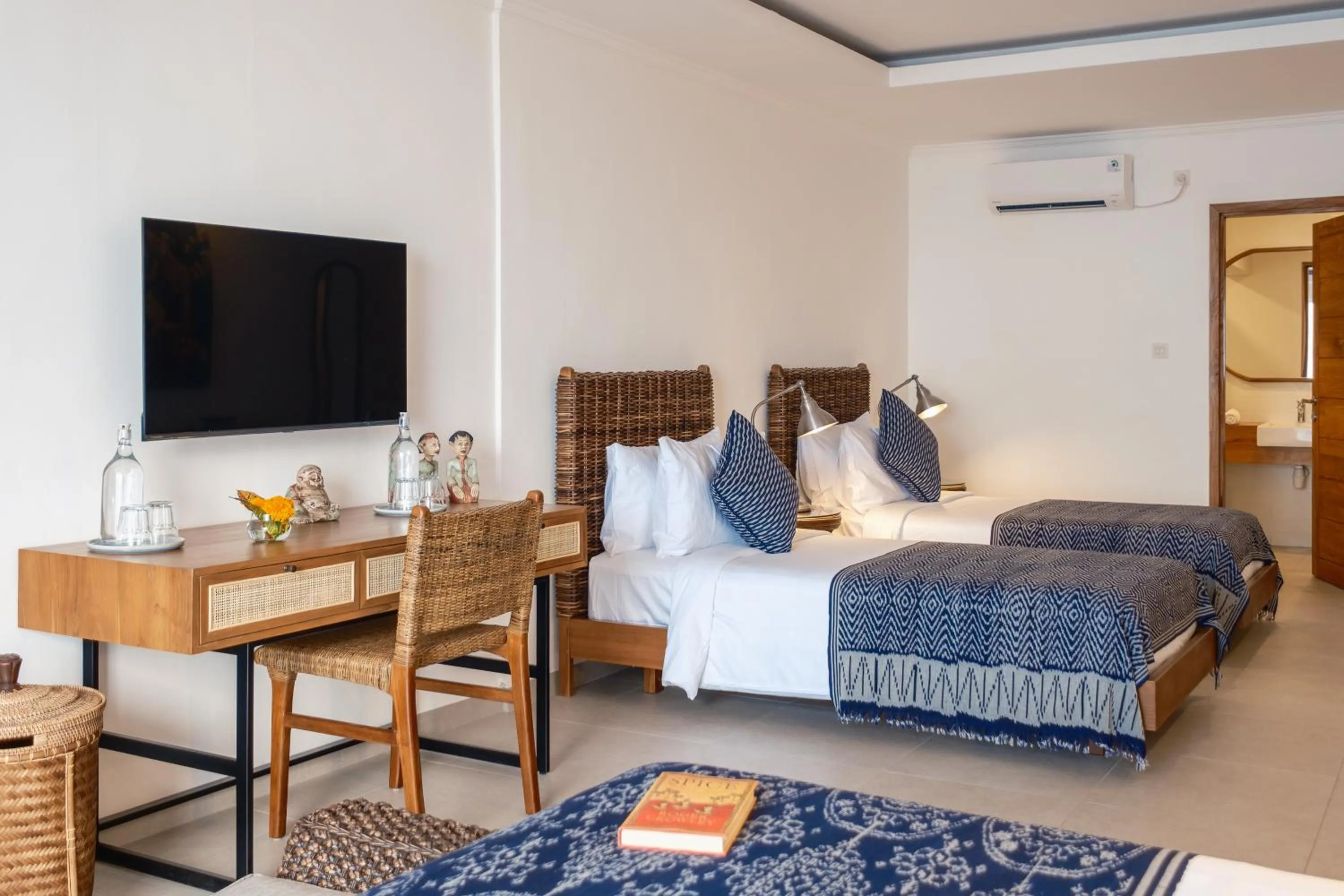 TV and multimedia, Bed in Ibus Beach Hotel