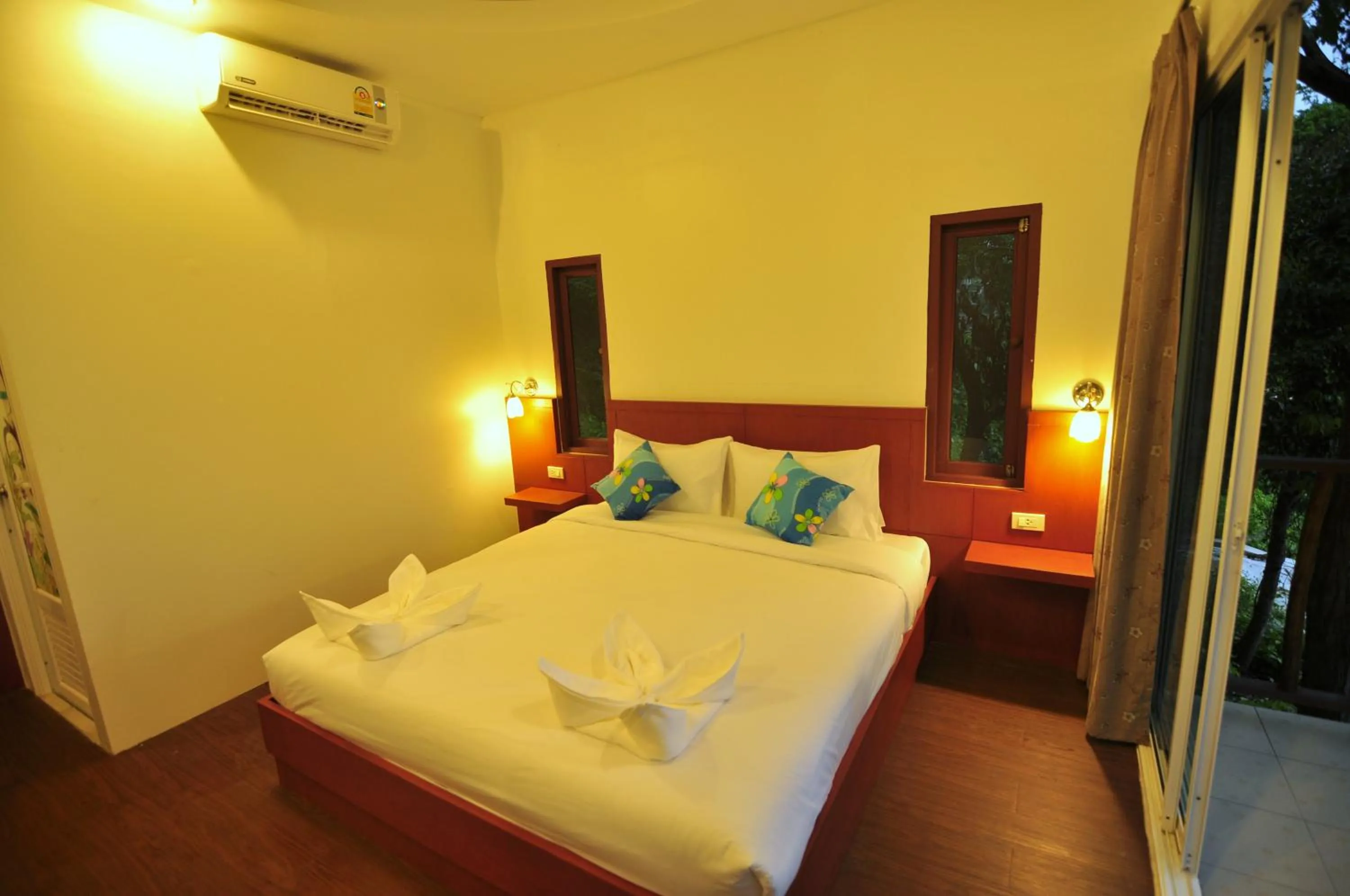 Bed in Sea View Bungalow