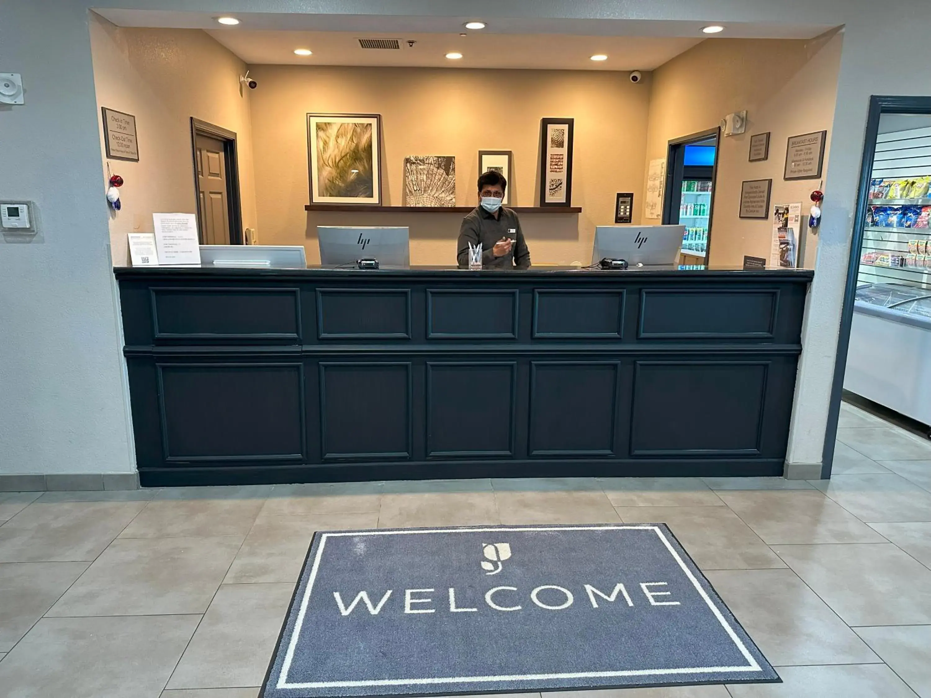 Lobby or reception in Country Inn & Suites by Radisson, Chicago O'Hare South, IL Lobby or reception in Country Inn & Suites by Radisson, Chicago O'Hare South, IL