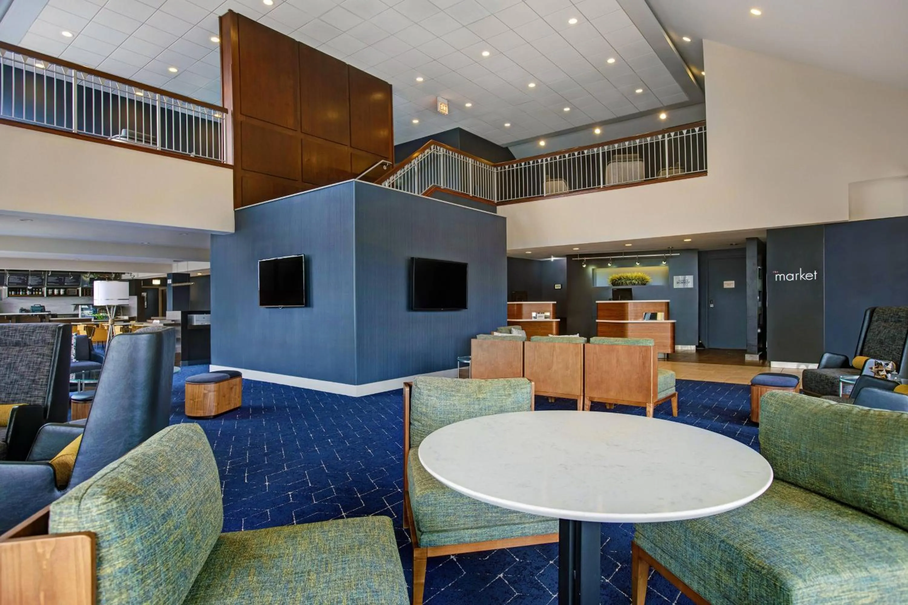 Lobby or reception in Courtyard Chicago Elmhurst/Oakbrook Area