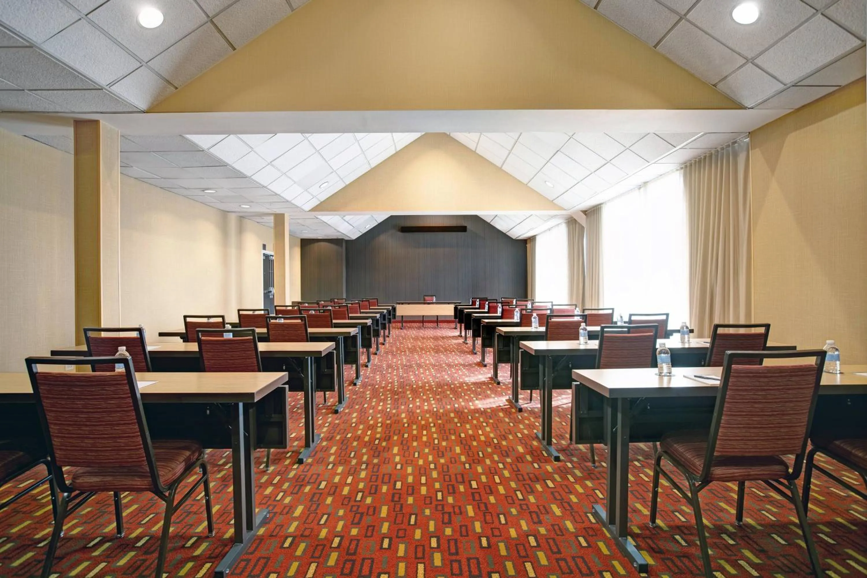 Meeting/conference room in Courtyard Chicago Elmhurst/Oakbrook Area