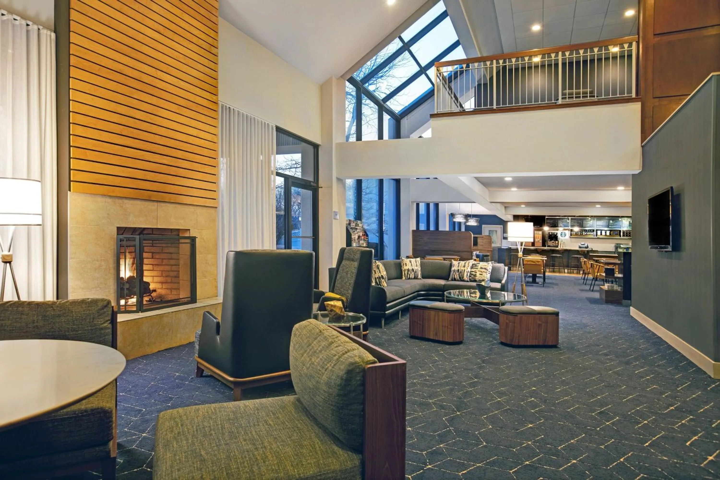 Lobby or reception in Courtyard Chicago Elmhurst/Oakbrook Area