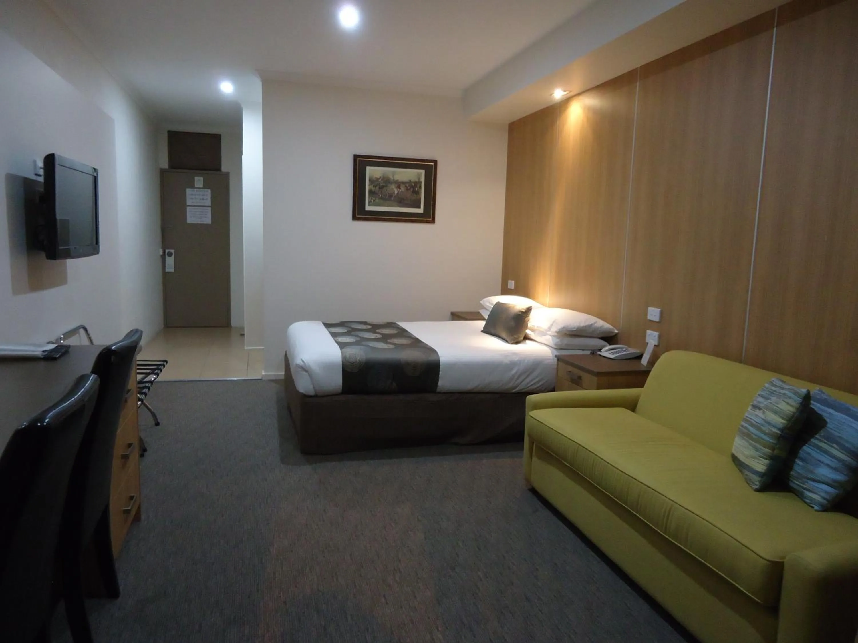 Photo of the whole room, Bed in Albury Regent Motel