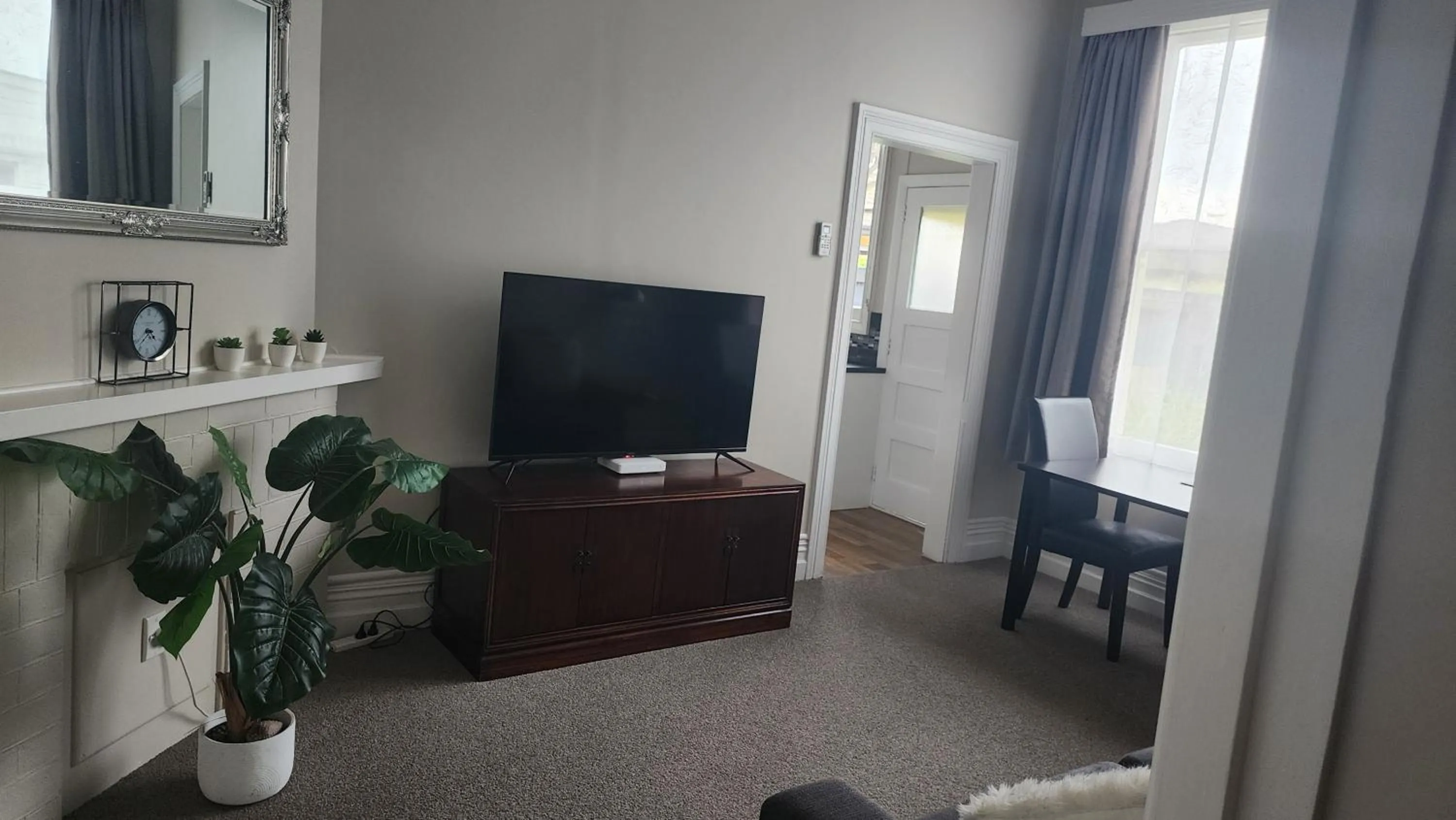 TV and multimedia in Gardner Court Motel