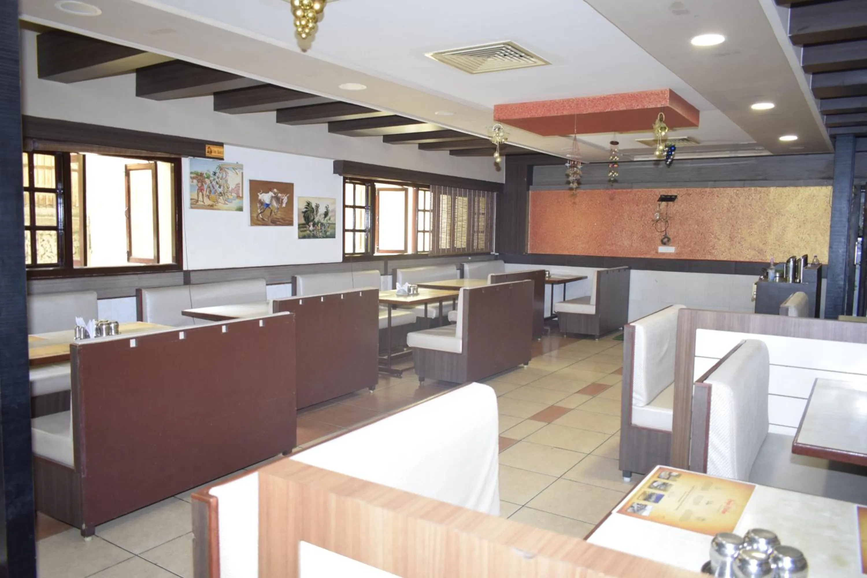 Restaurant/places to eat in Devis Grand