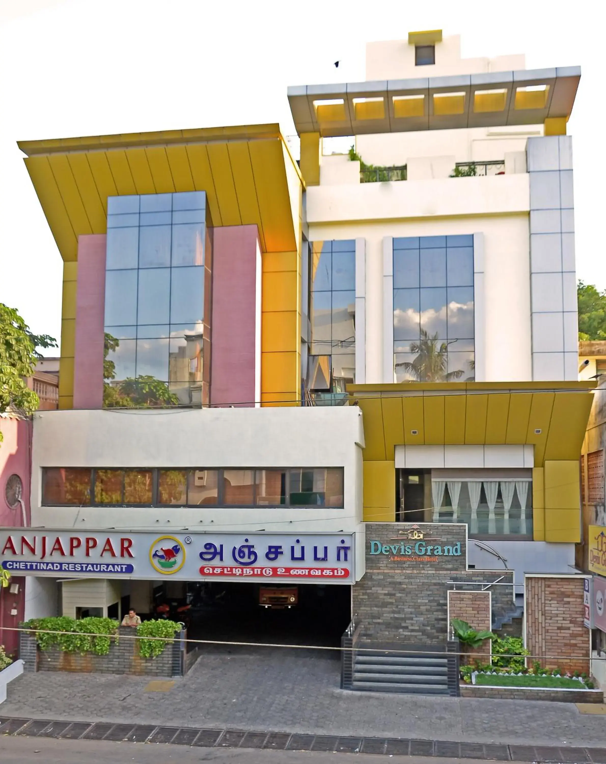 Facade/entrance in Devis Grand Facade/entrance in Devis Grand