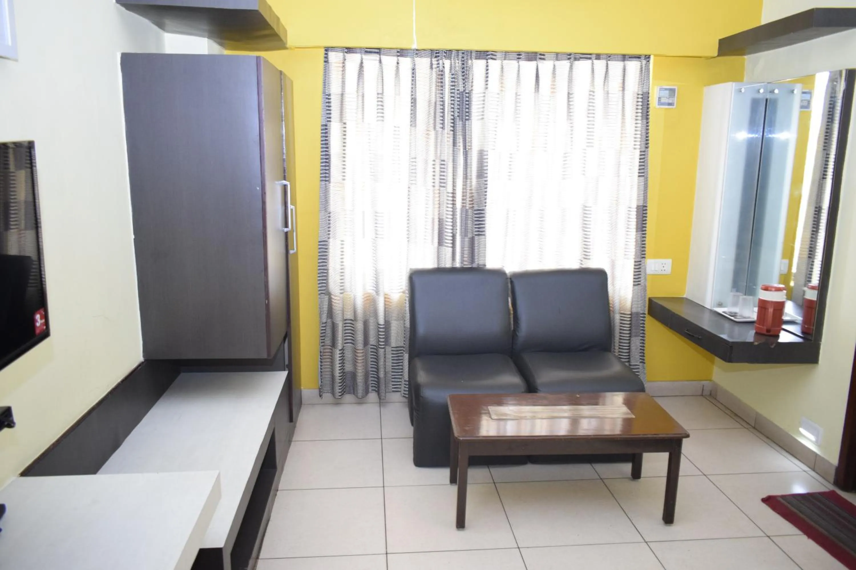 Seating area in Devis Grand