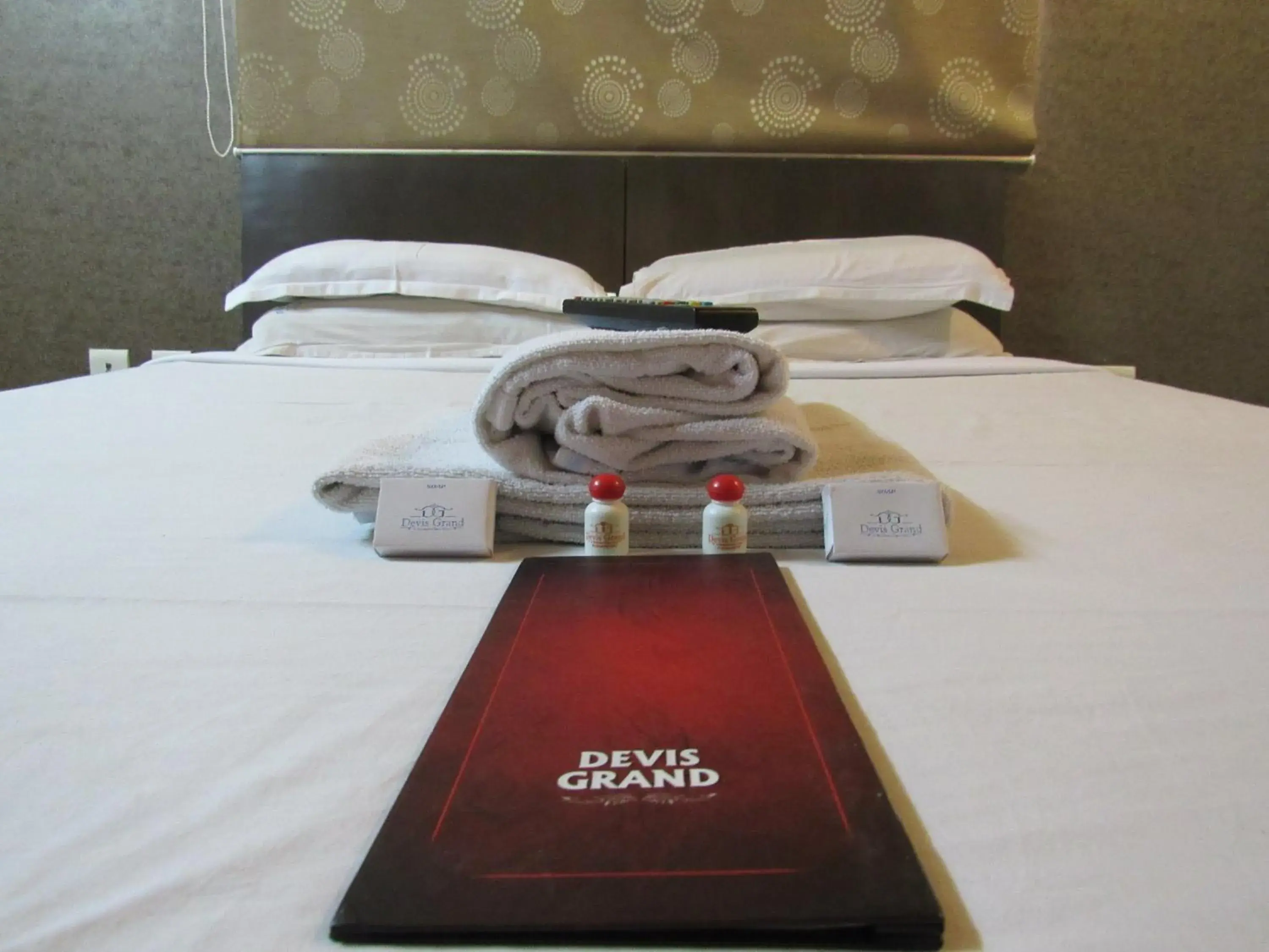 Bedroom, Bed in Devis Grand Bedroom, Bed in Devis Grand