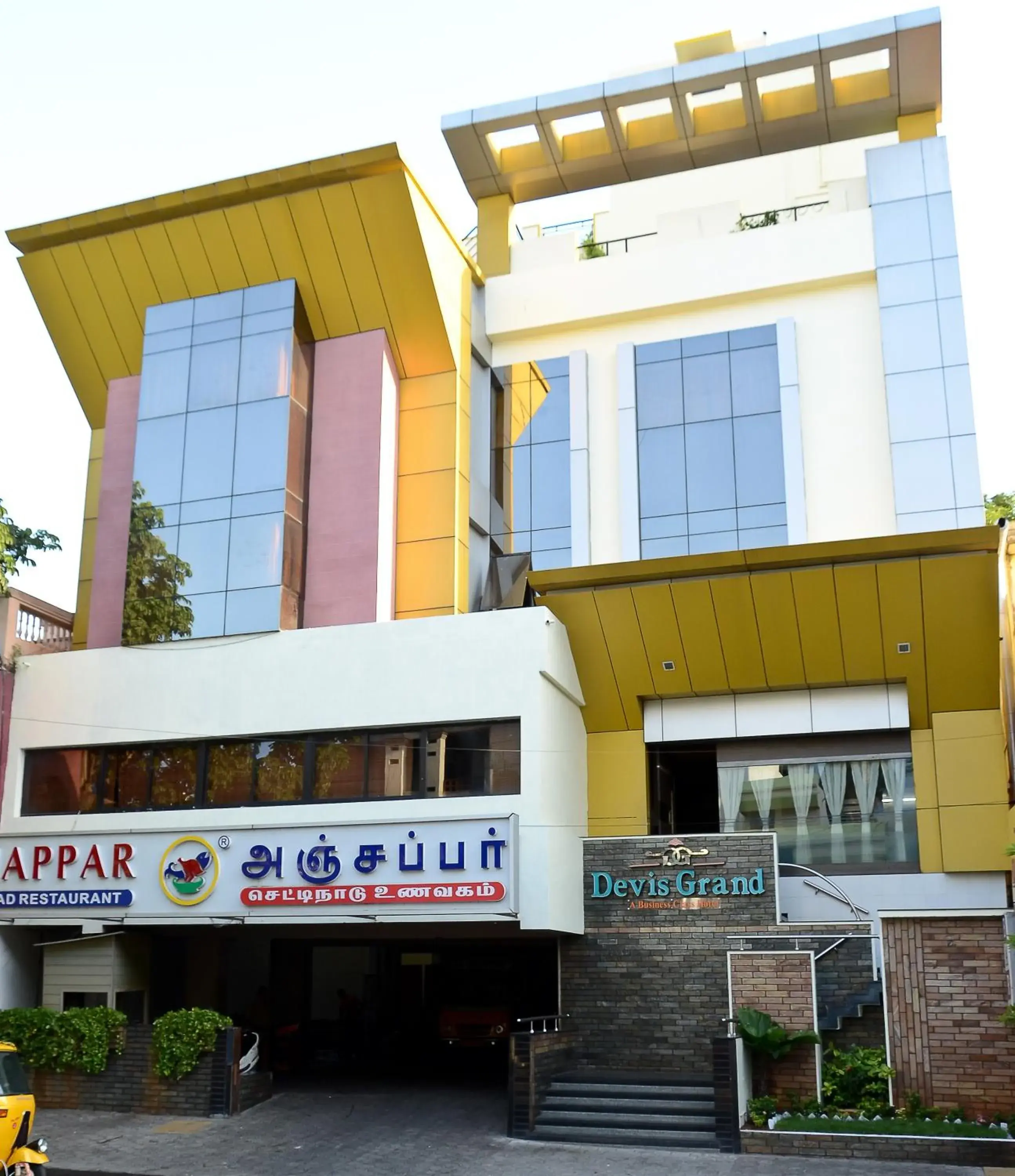 Facade/entrance in Devis Grand Facade/entrance in Devis Grand