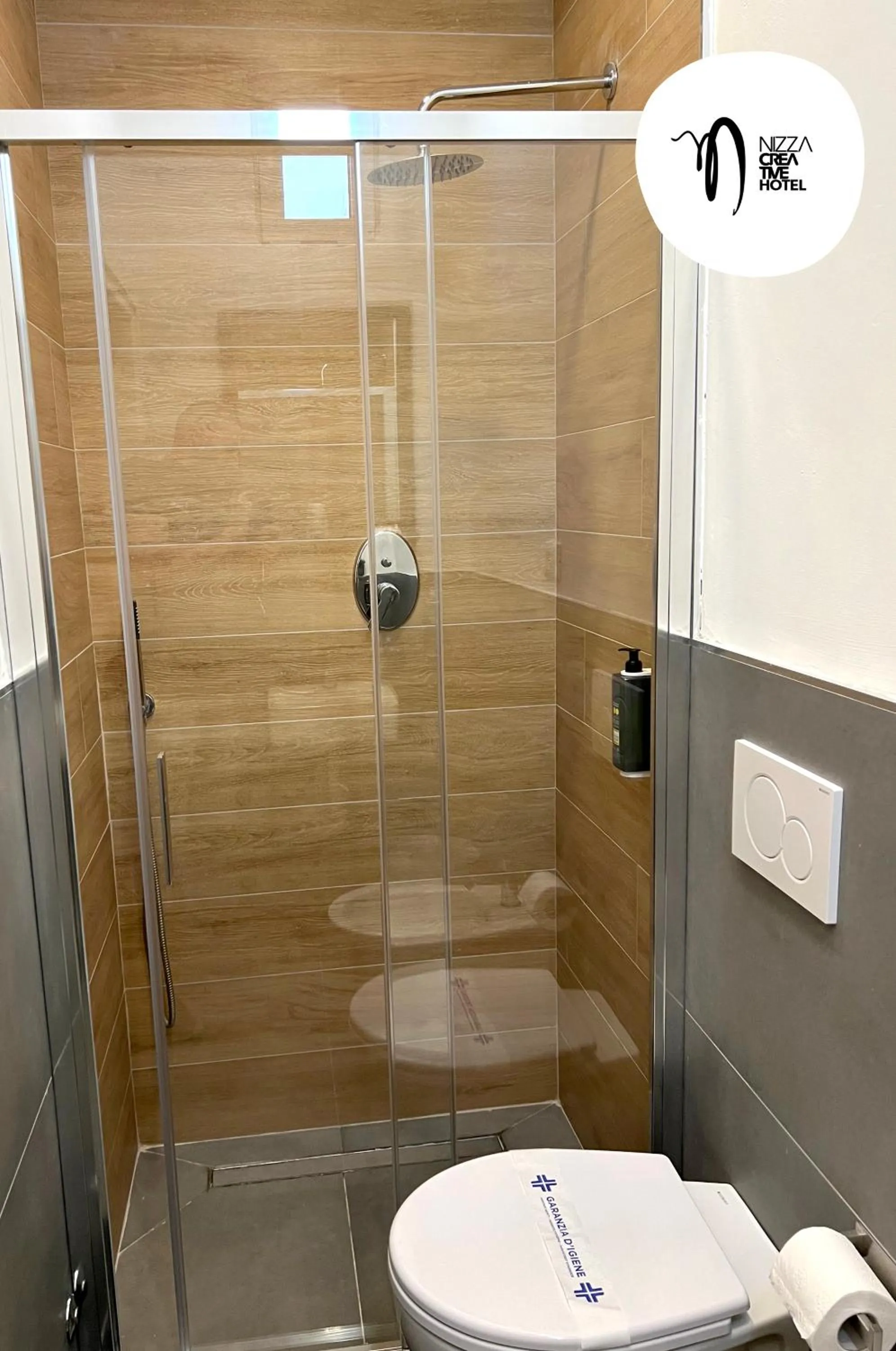 Shower in Hotel Nizza Creative Hotel