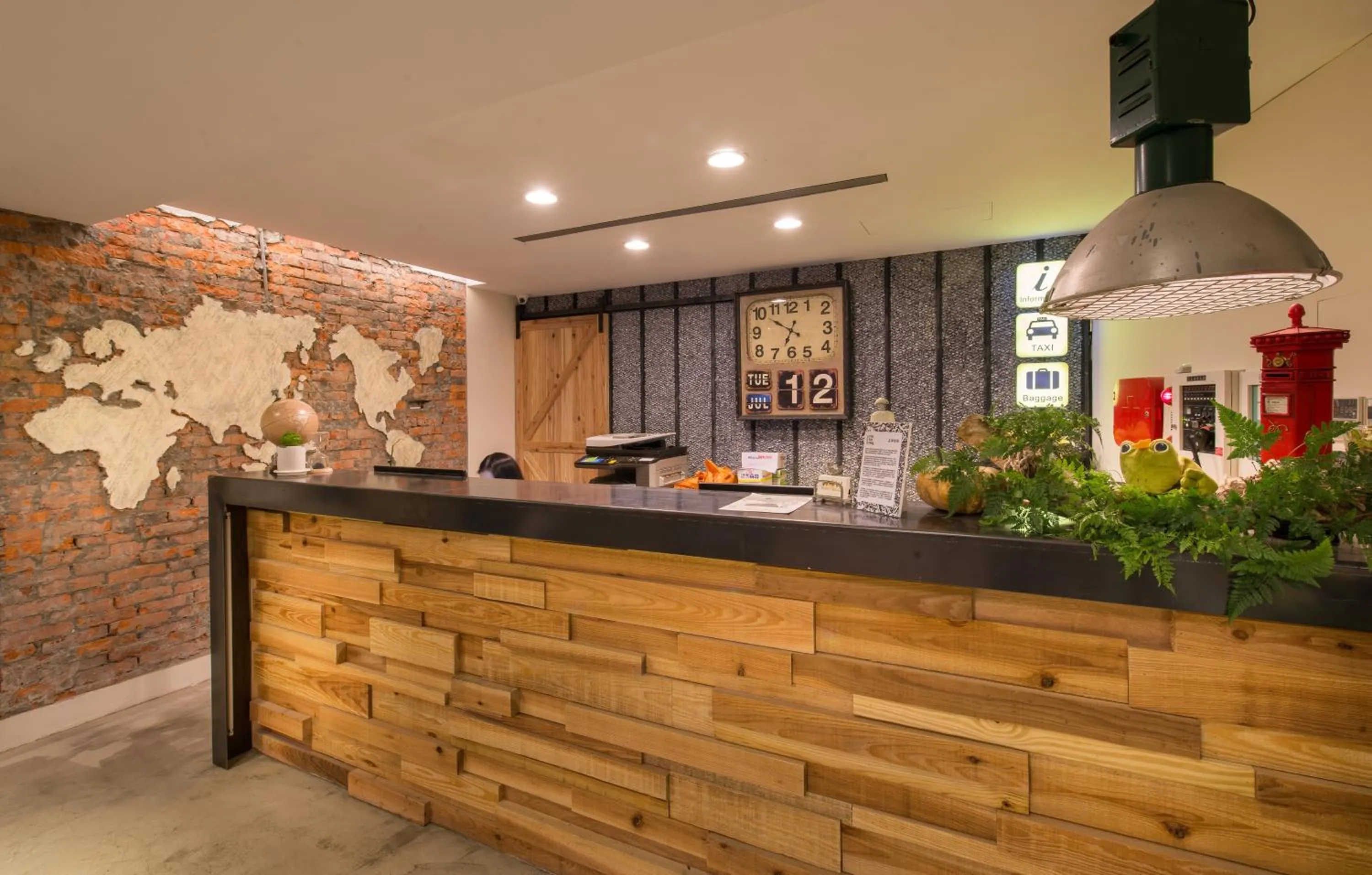 Lobby or reception in Beimen WOW Poshtel