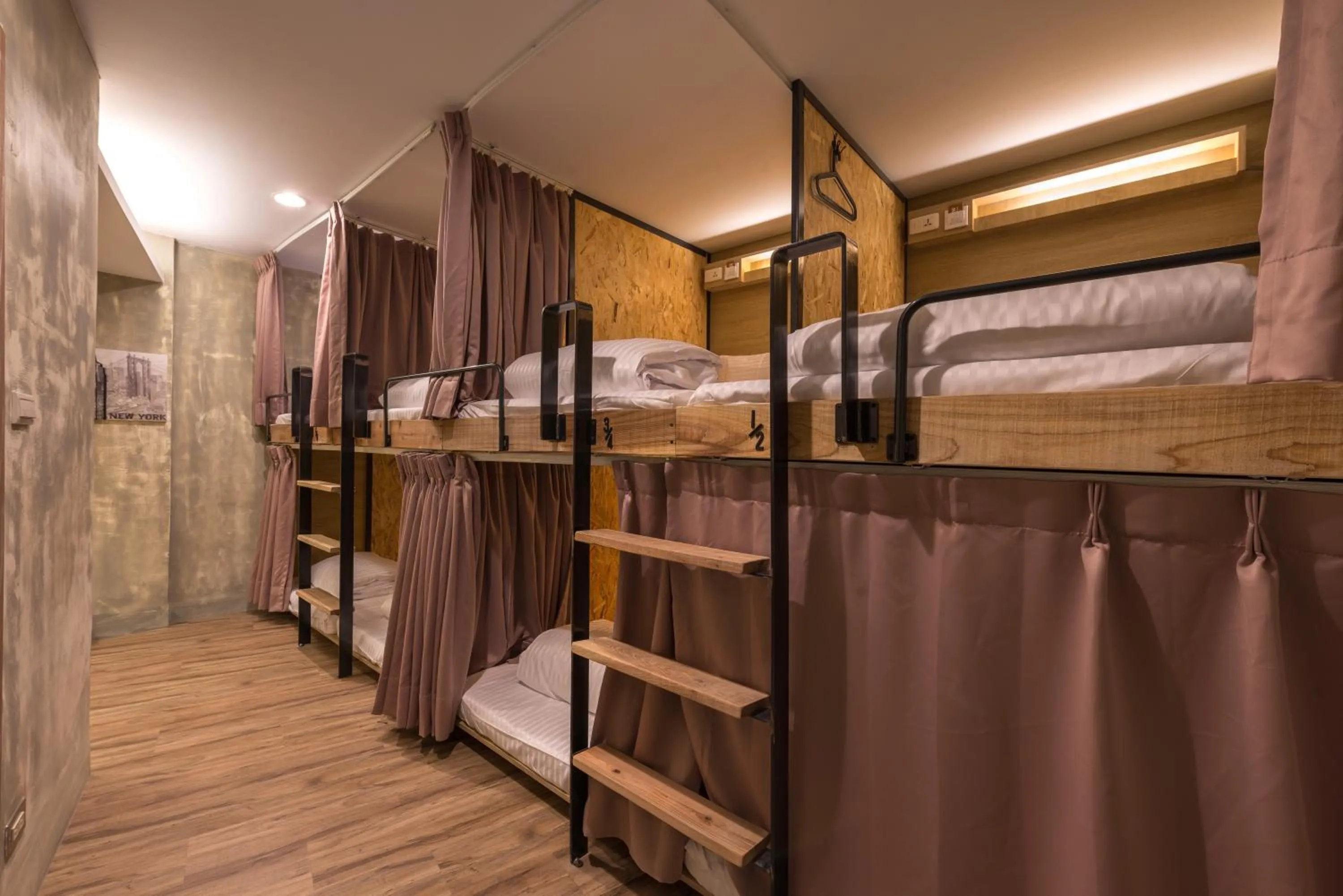 bunk bed, Bed in Beimen WOW Poshtel