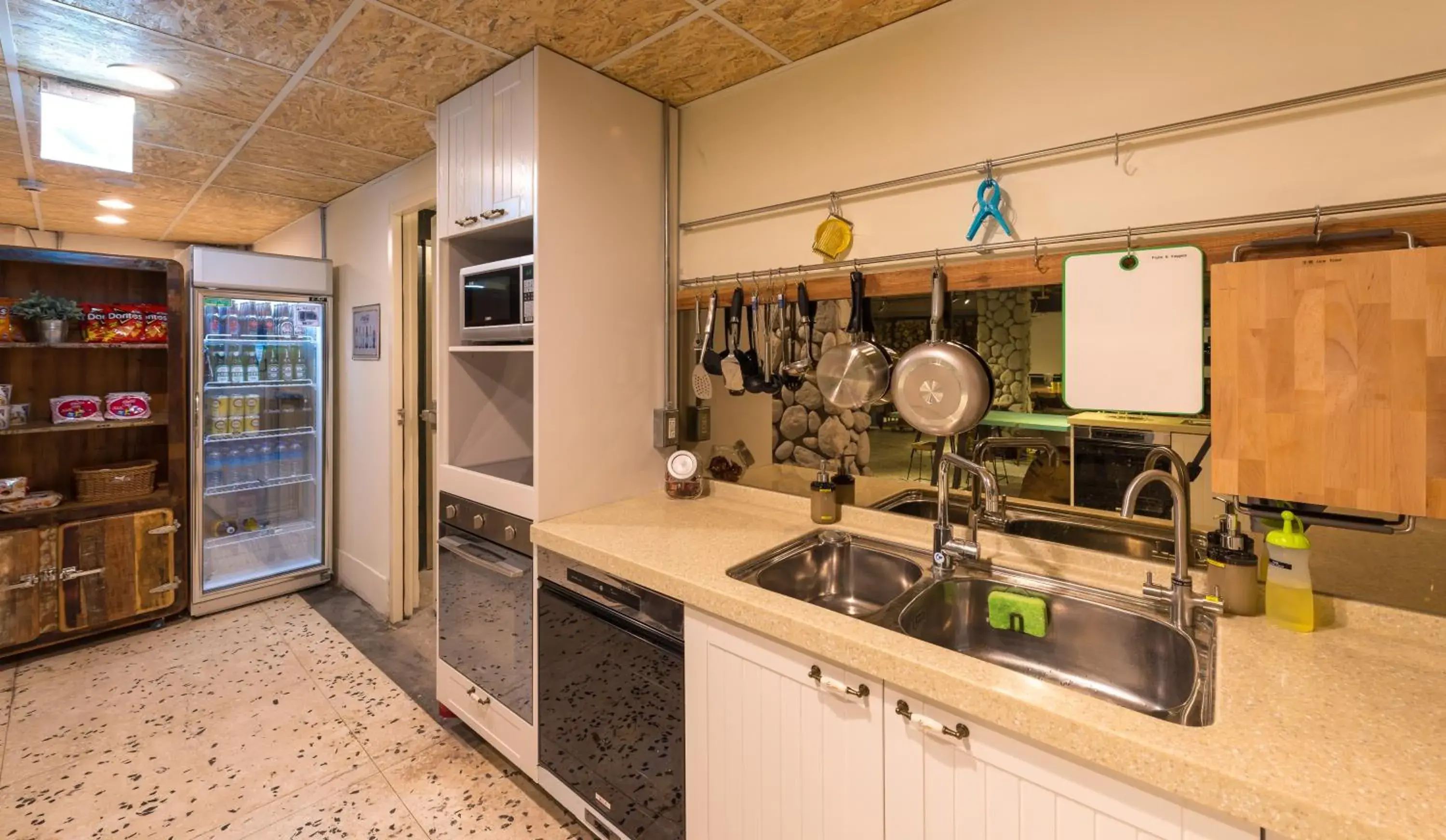 Kitchen or kitchenette, Kitchen/Kitchenette in Beimen Wow Poshtel