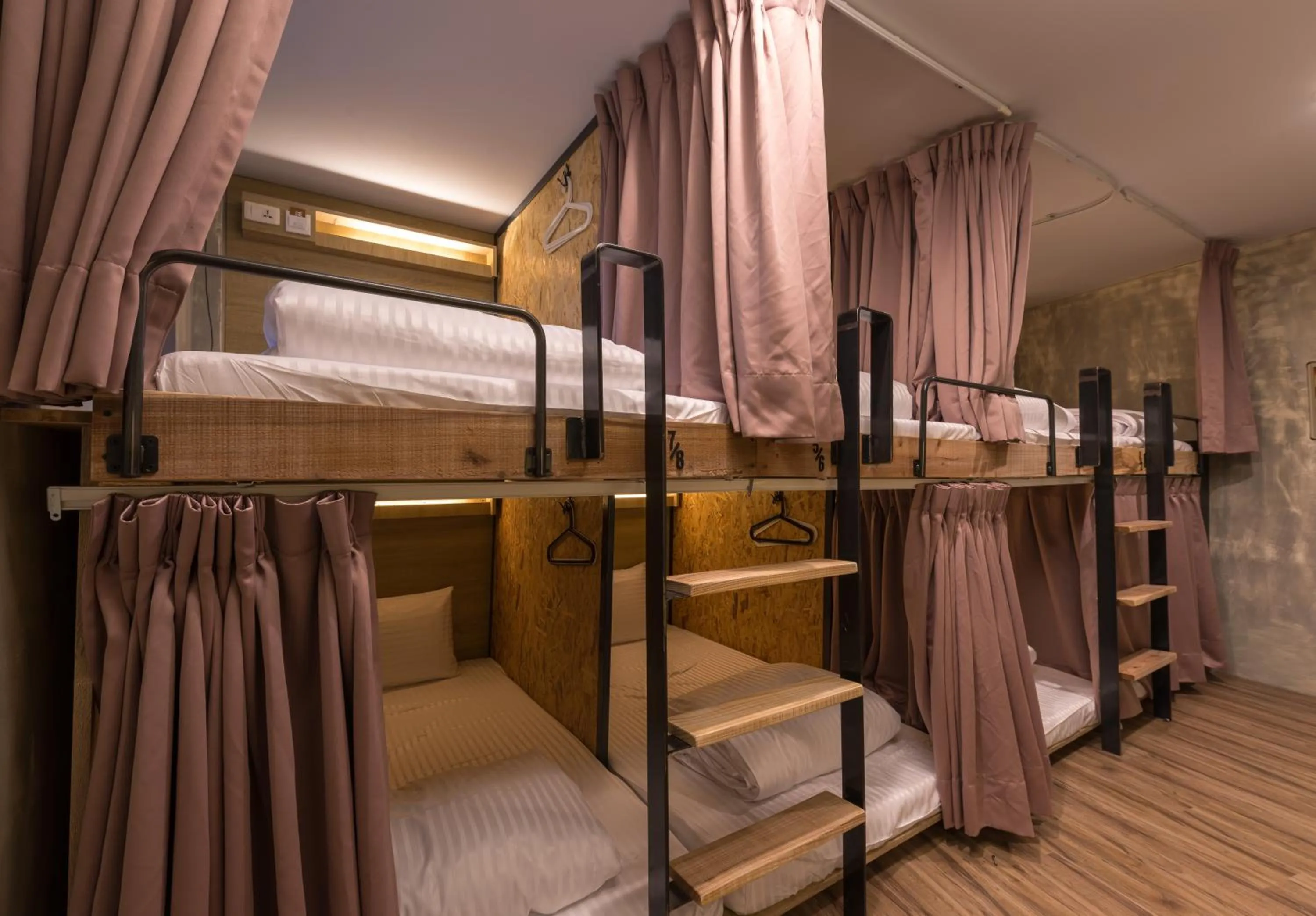 bunk bed, Bed in Beimen WOW Poshtel