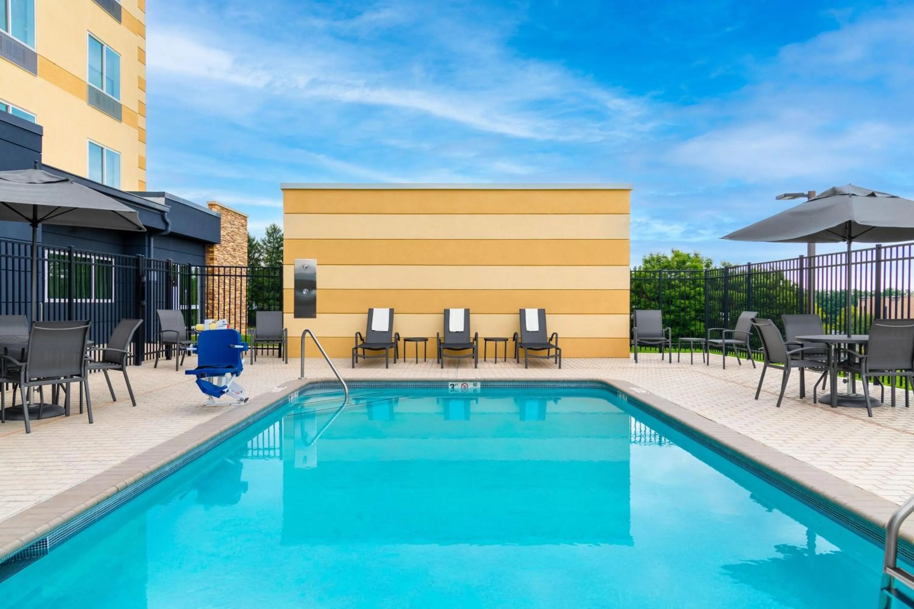 Swimming pool in Fairfield Inn & Suites by Marriott Martinsburg