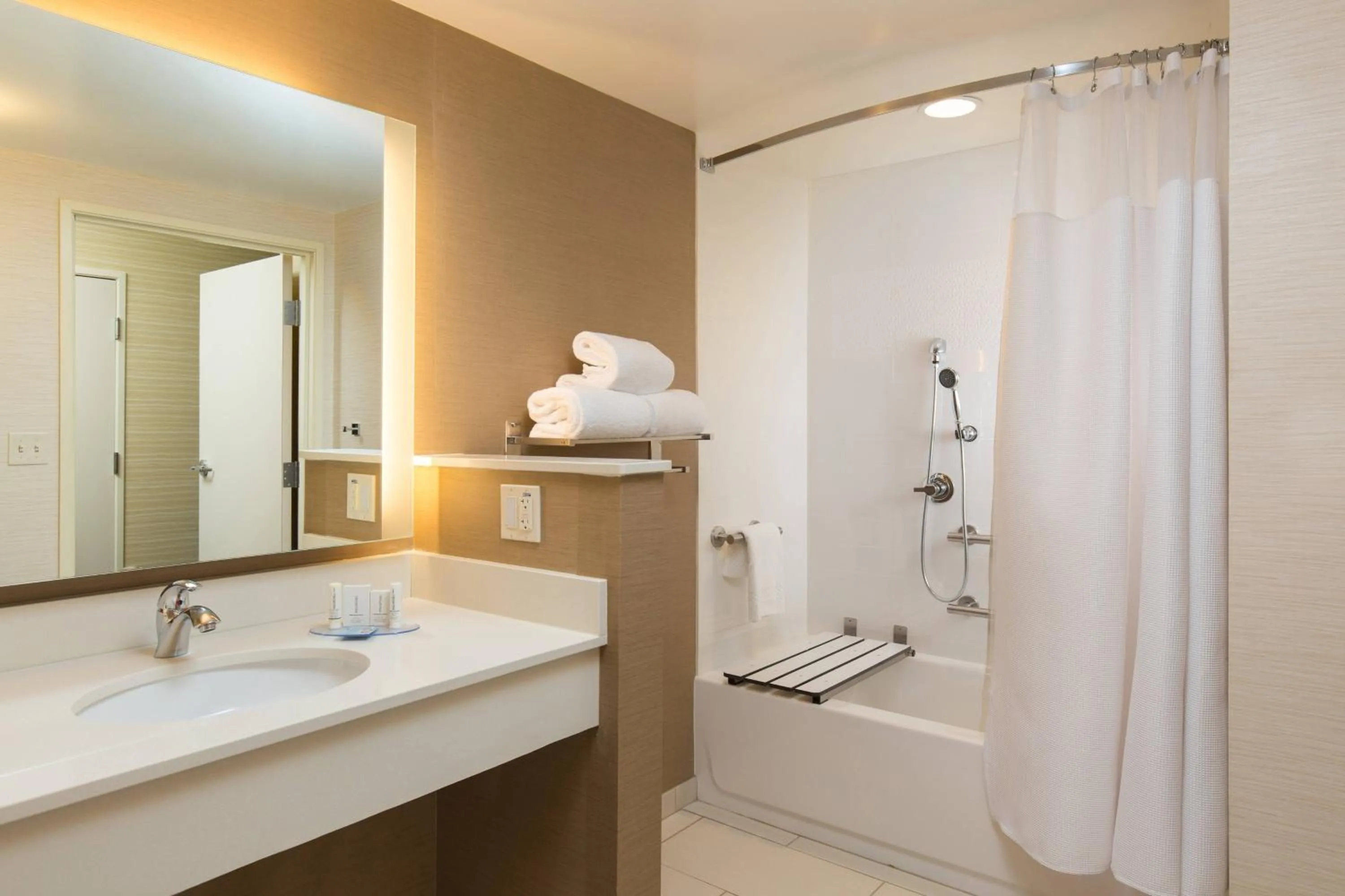 Bathroom in Fairfield Inn & Suites by Marriott Sacramento Folsom