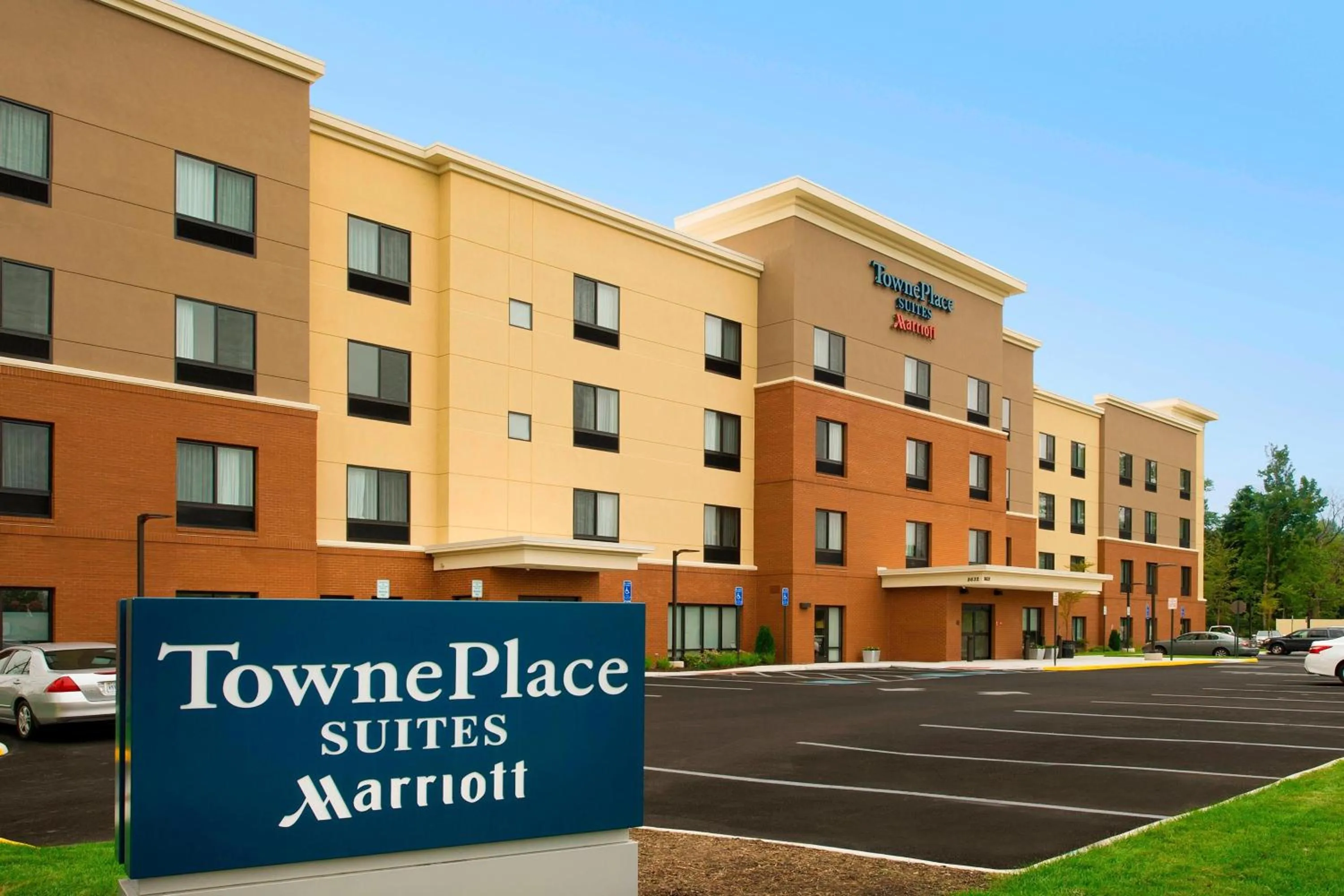Property building in TownePlace Suites by Marriott Alexandria Fort Belvoir