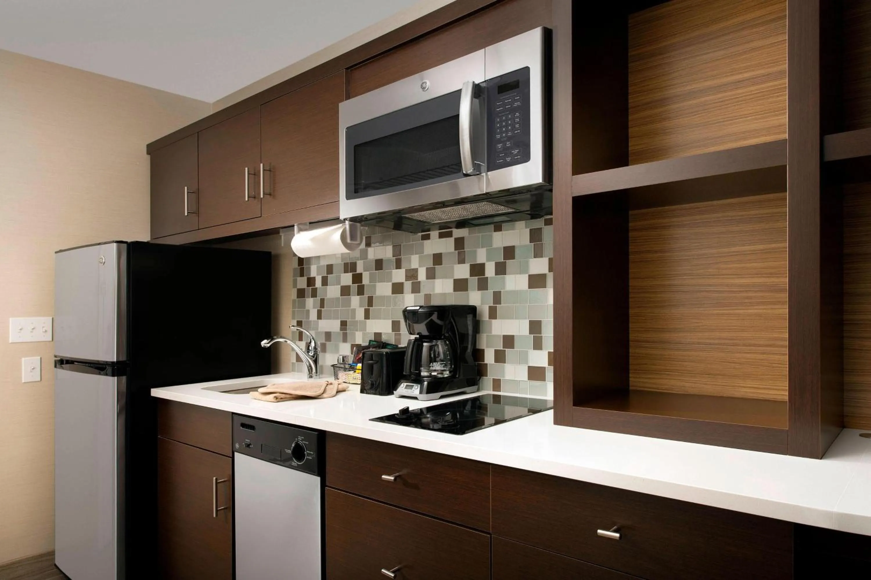 Kitchen or kitchenette in TownePlace Suites by Marriott Alexandria Fort Belvoir