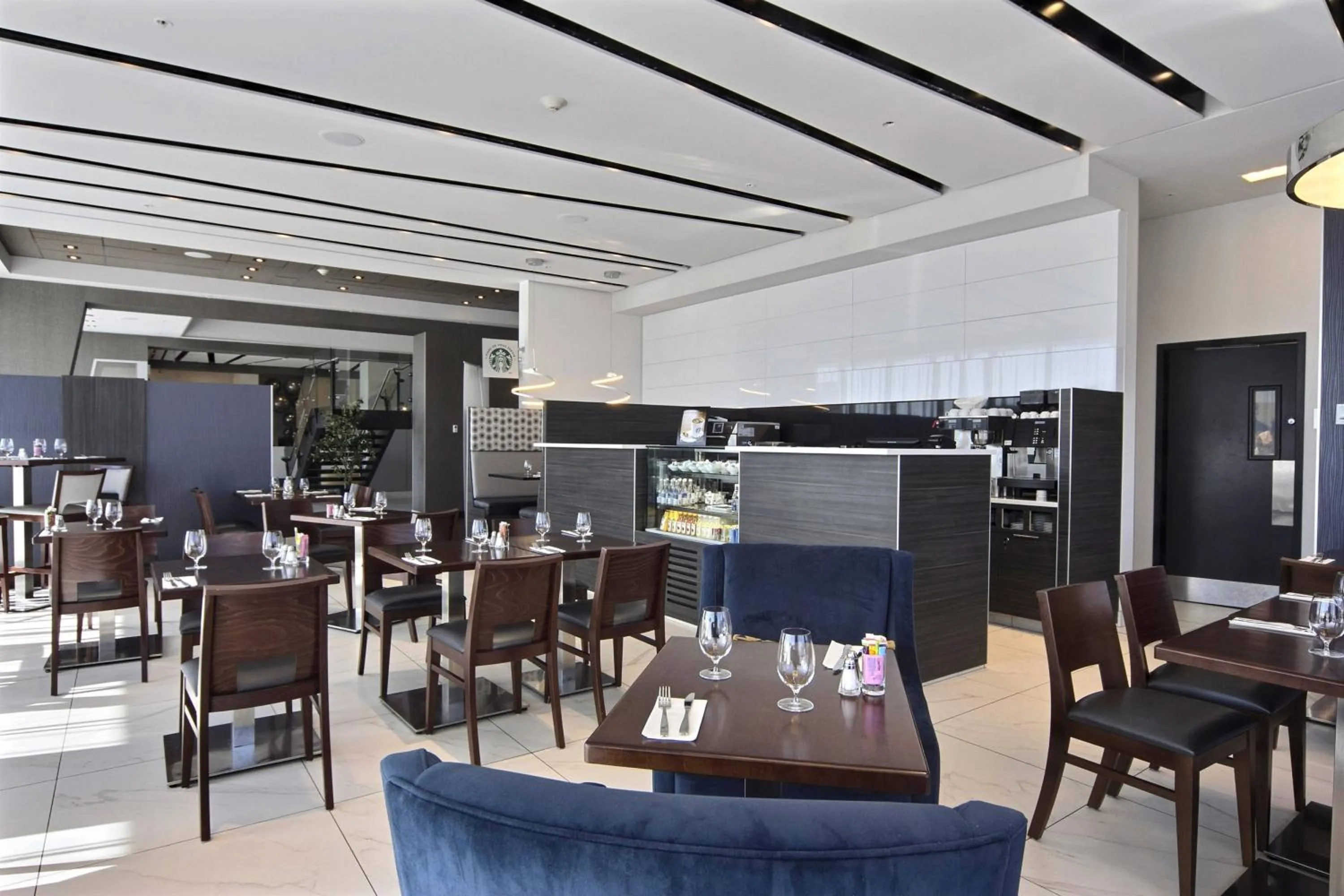 Restaurant/places to eat in Courtyard by Marriott Quebec City