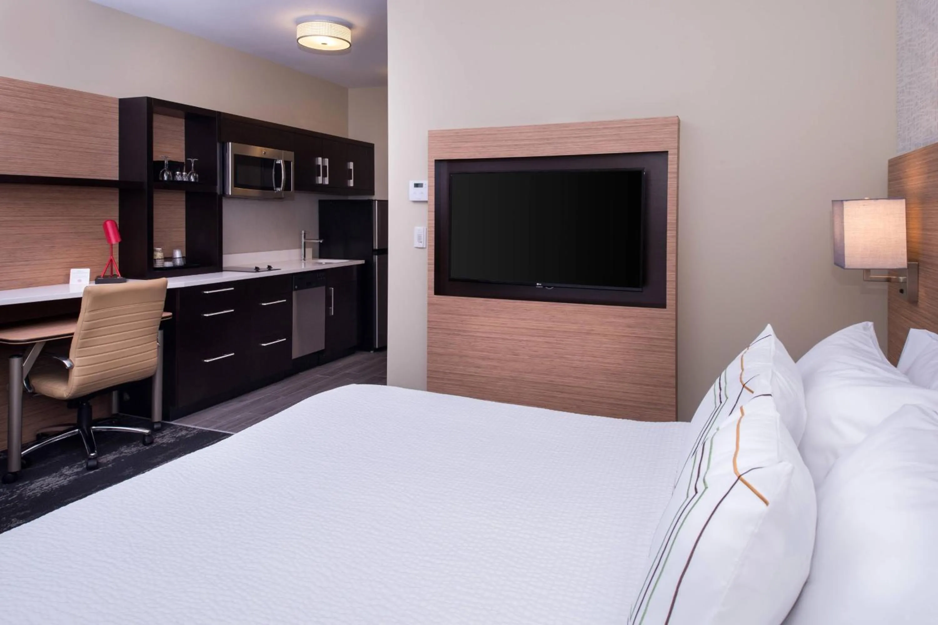 Photo of the whole room, Bed in TownePlace Suites by Marriott Saskatoon