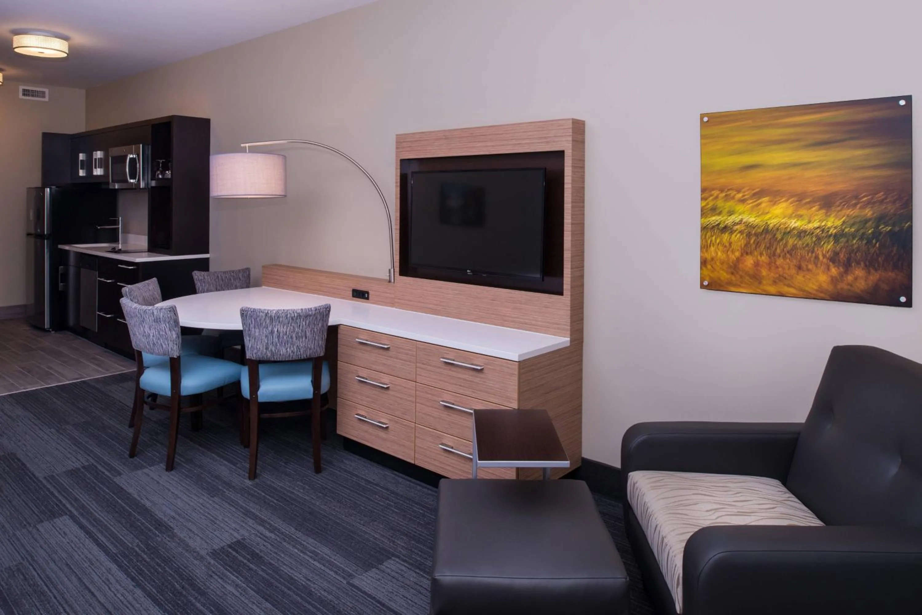 Living room in TownePlace Suites by Marriott Saskatoon