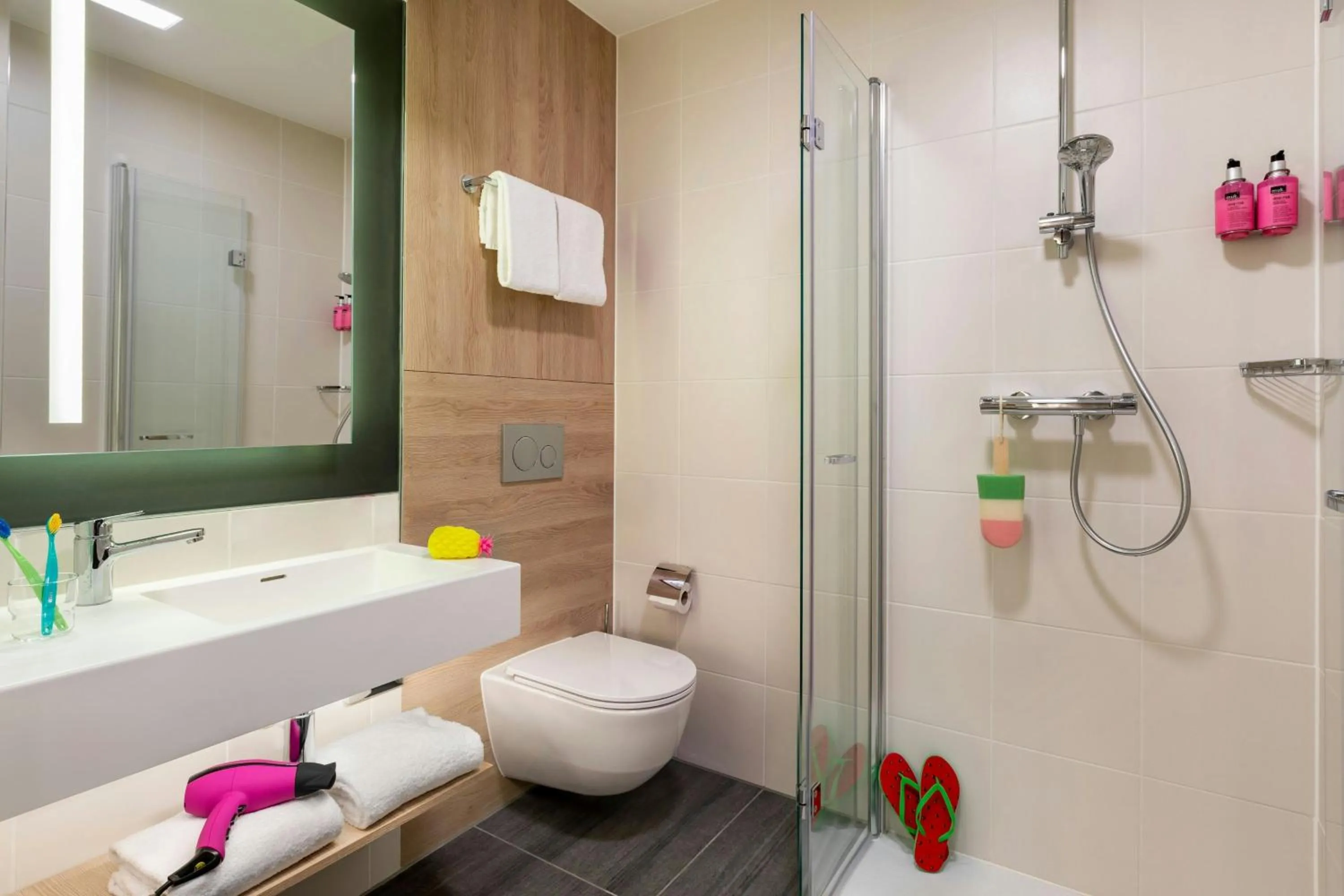 Bathroom in Moxy Berlin Ostbahnhof