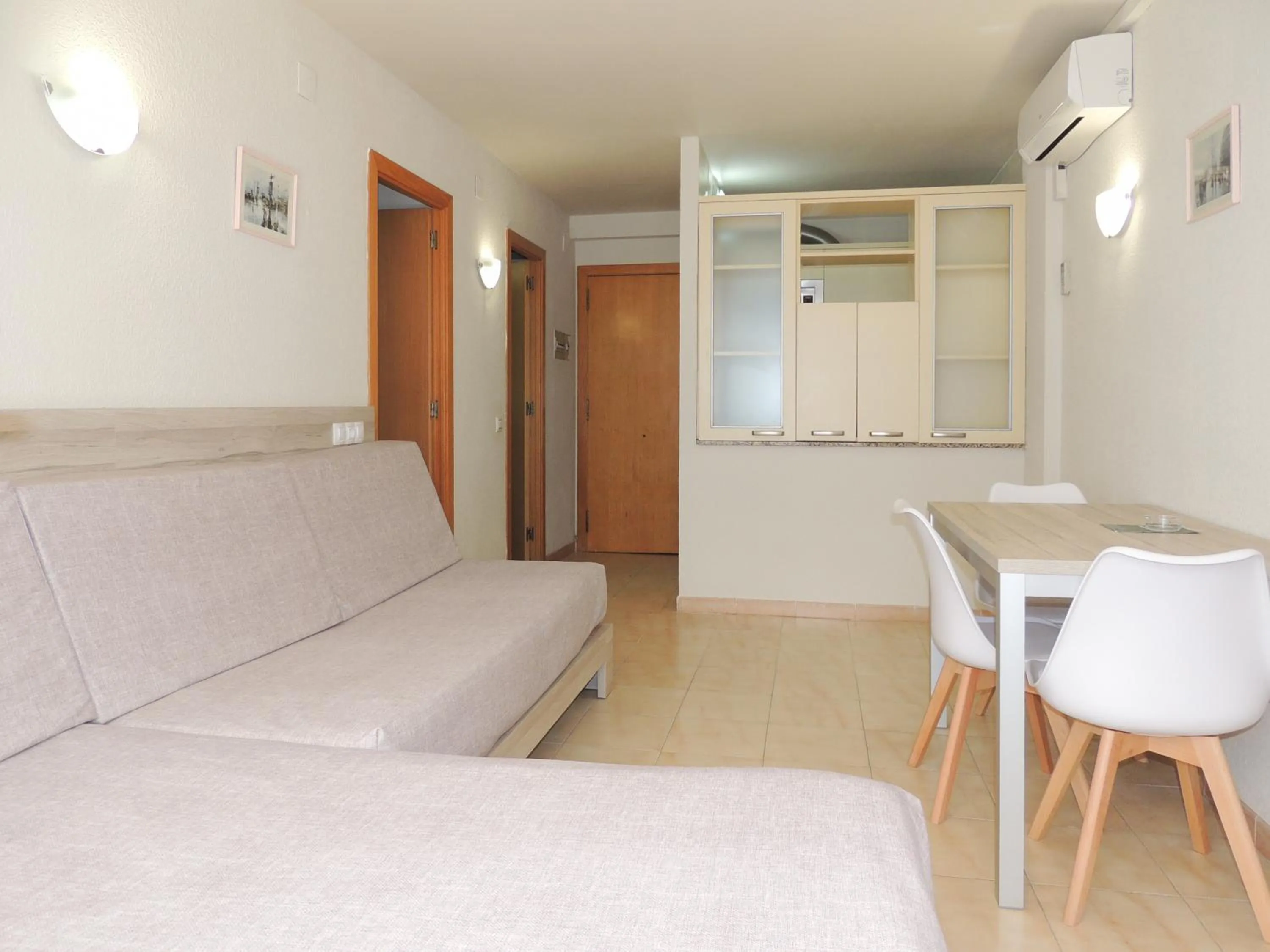 Dining area in Apartamentos Turísticos Augustus