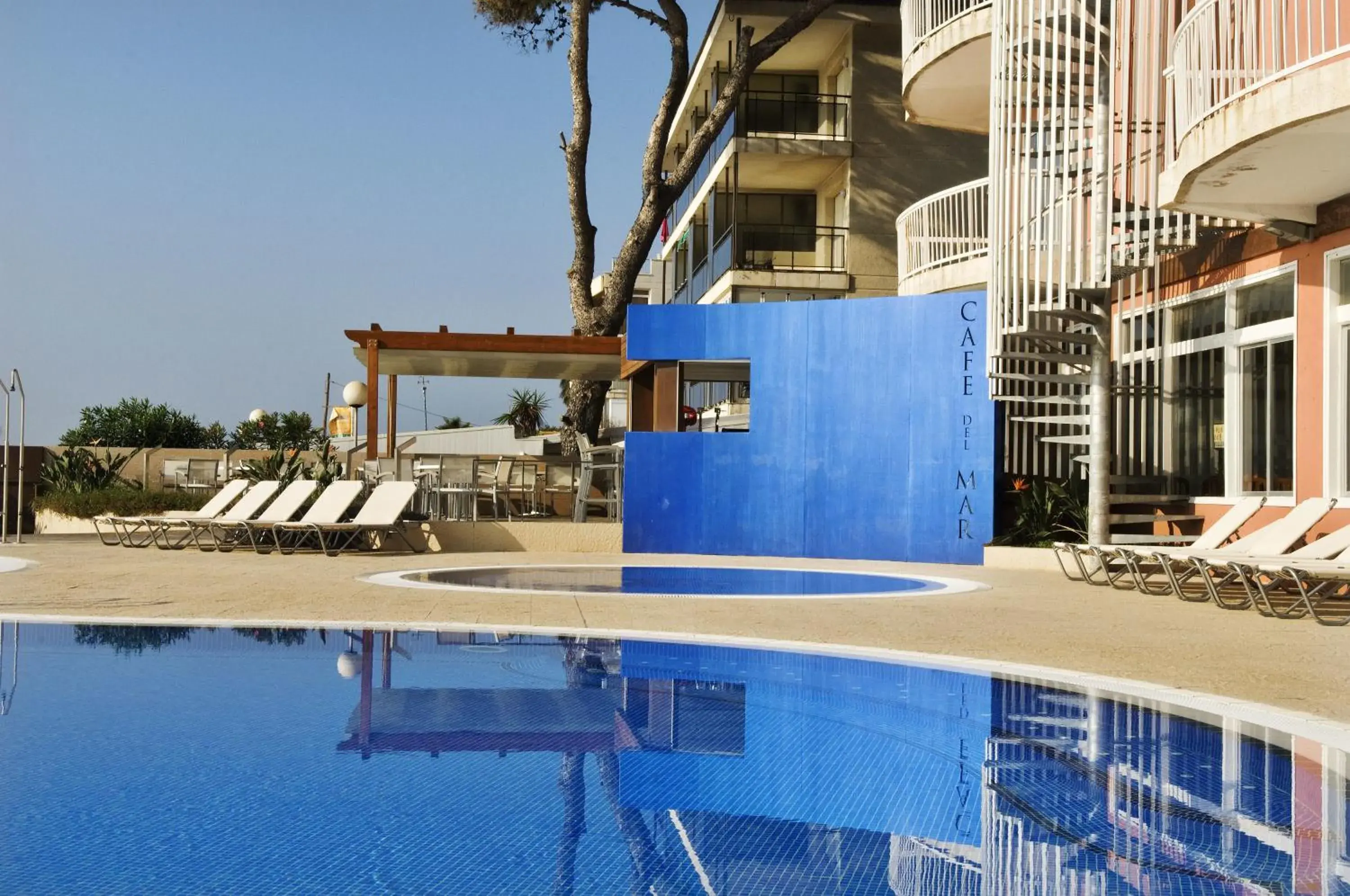 Swimming pool in Apartamentos Turísticos Augustus Swimming pool in Apartamentos Turísticos Augustus