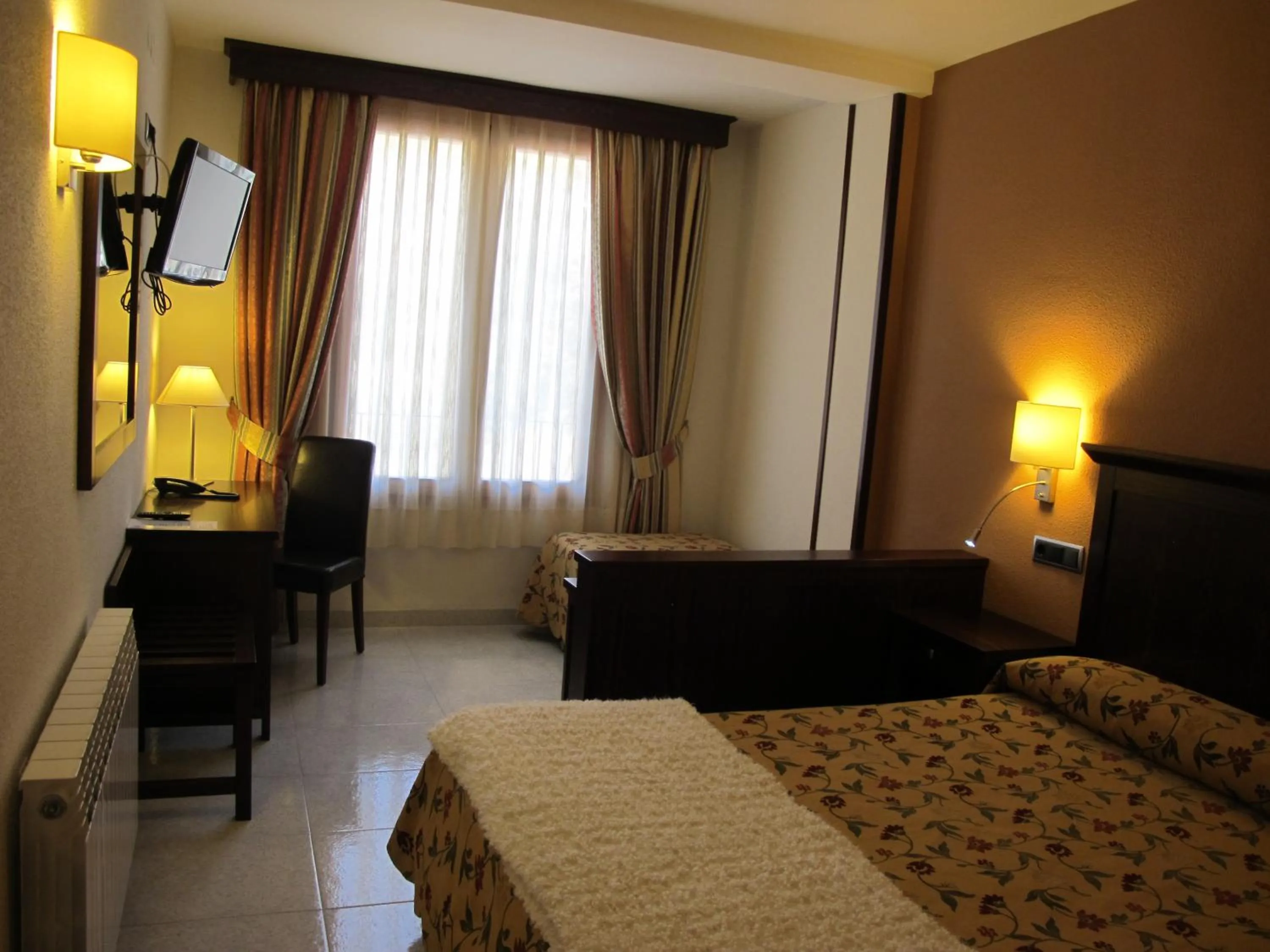 Bedroom, Bed in Hotel Turmo