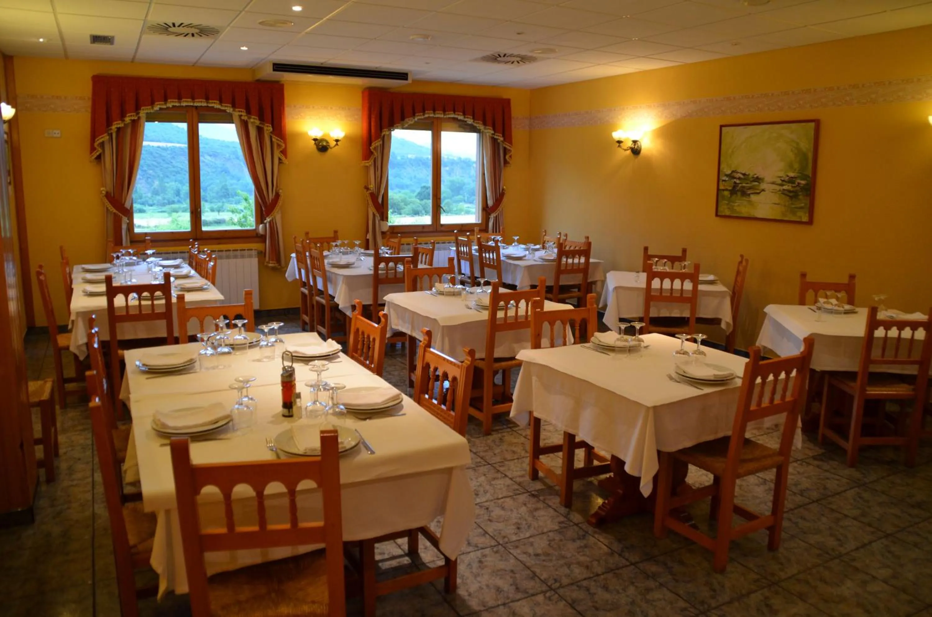 Restaurant/places to eat in Hotel Turmo