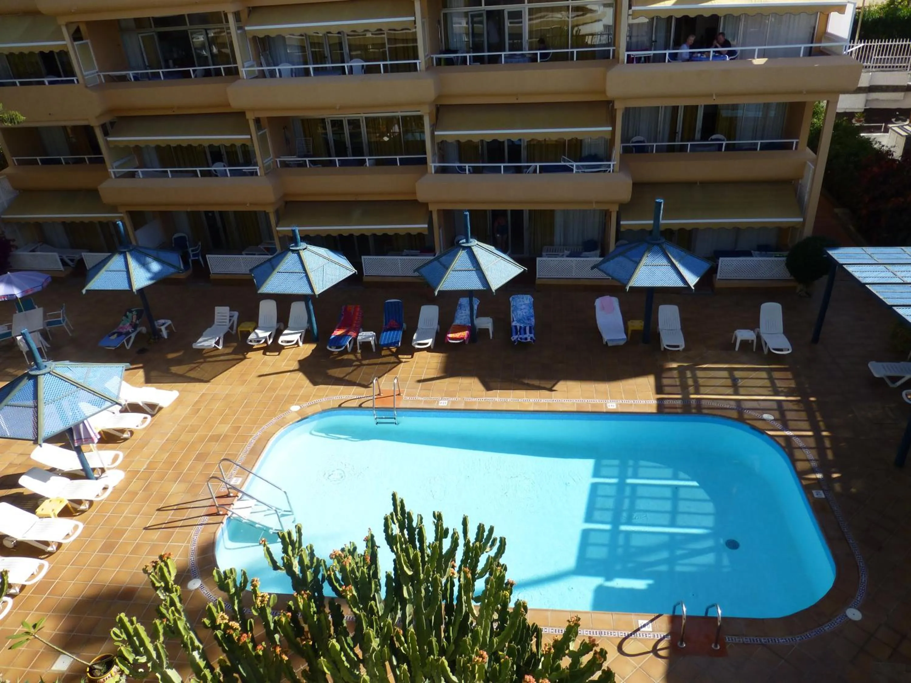 Swimming pool in Apartamentos Belmonte