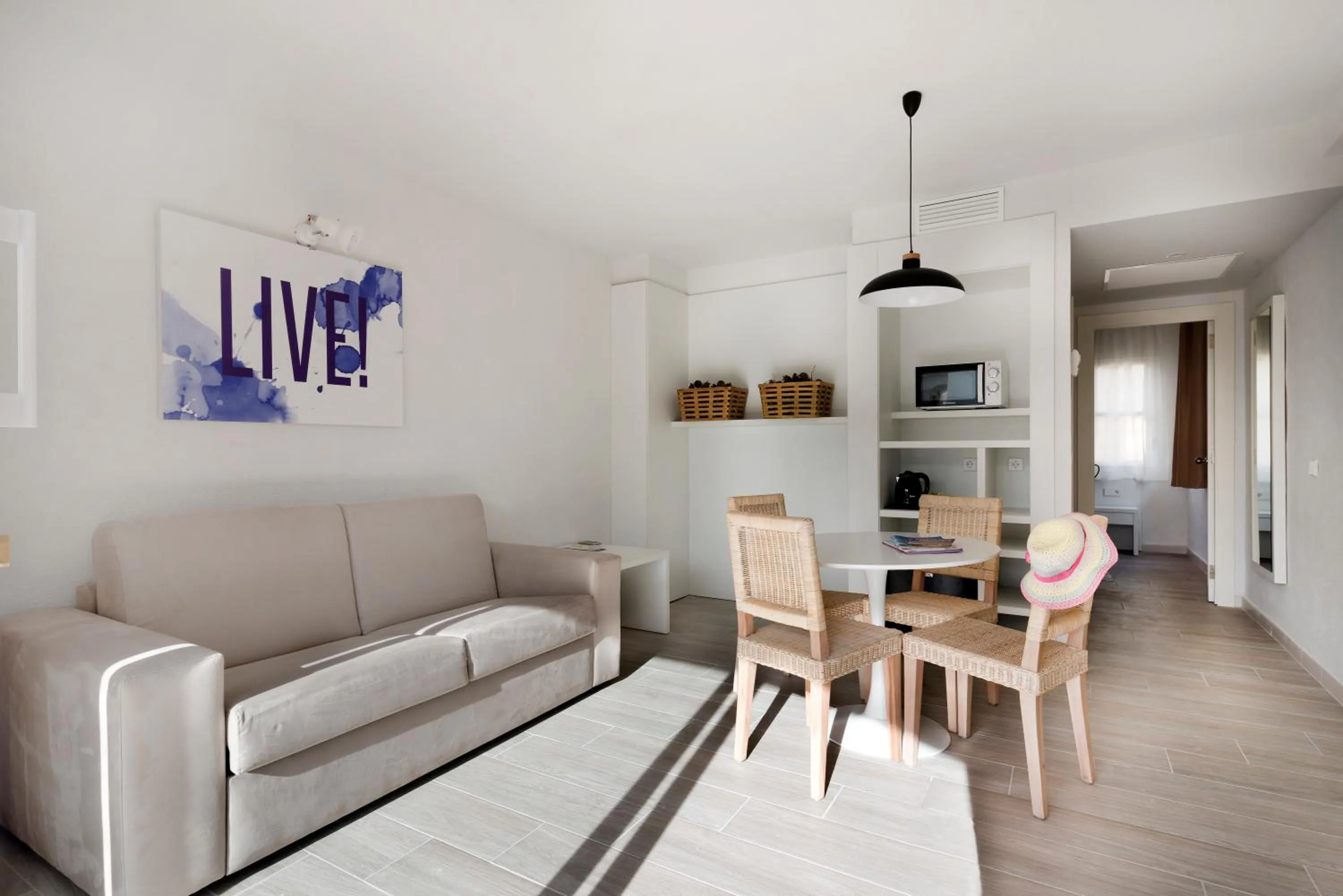 Photo of the whole room in FERGUS Club Europa