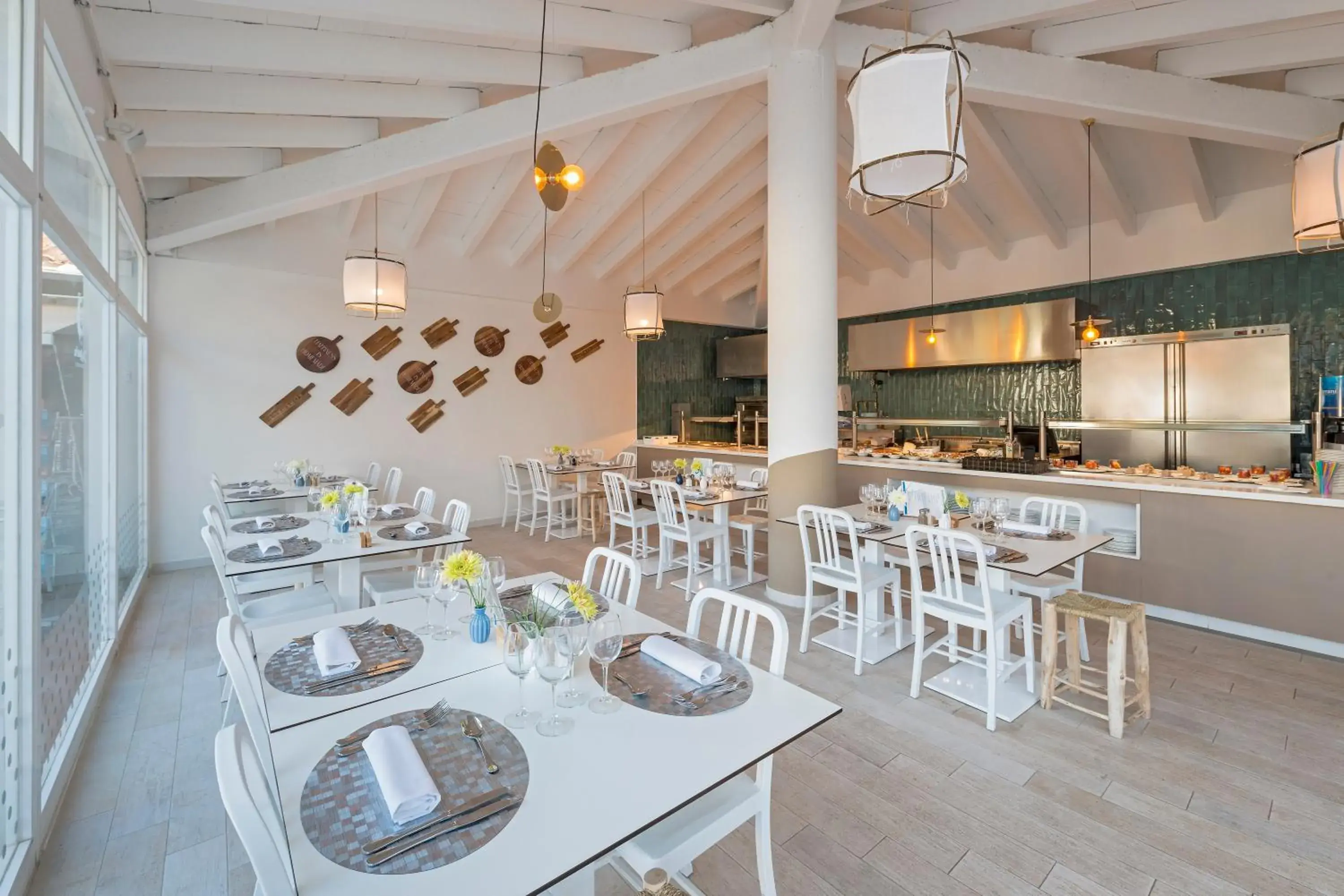 Lounge or bar in FERGUS Club Europa Lounge or bar in FERGUS Club Europa