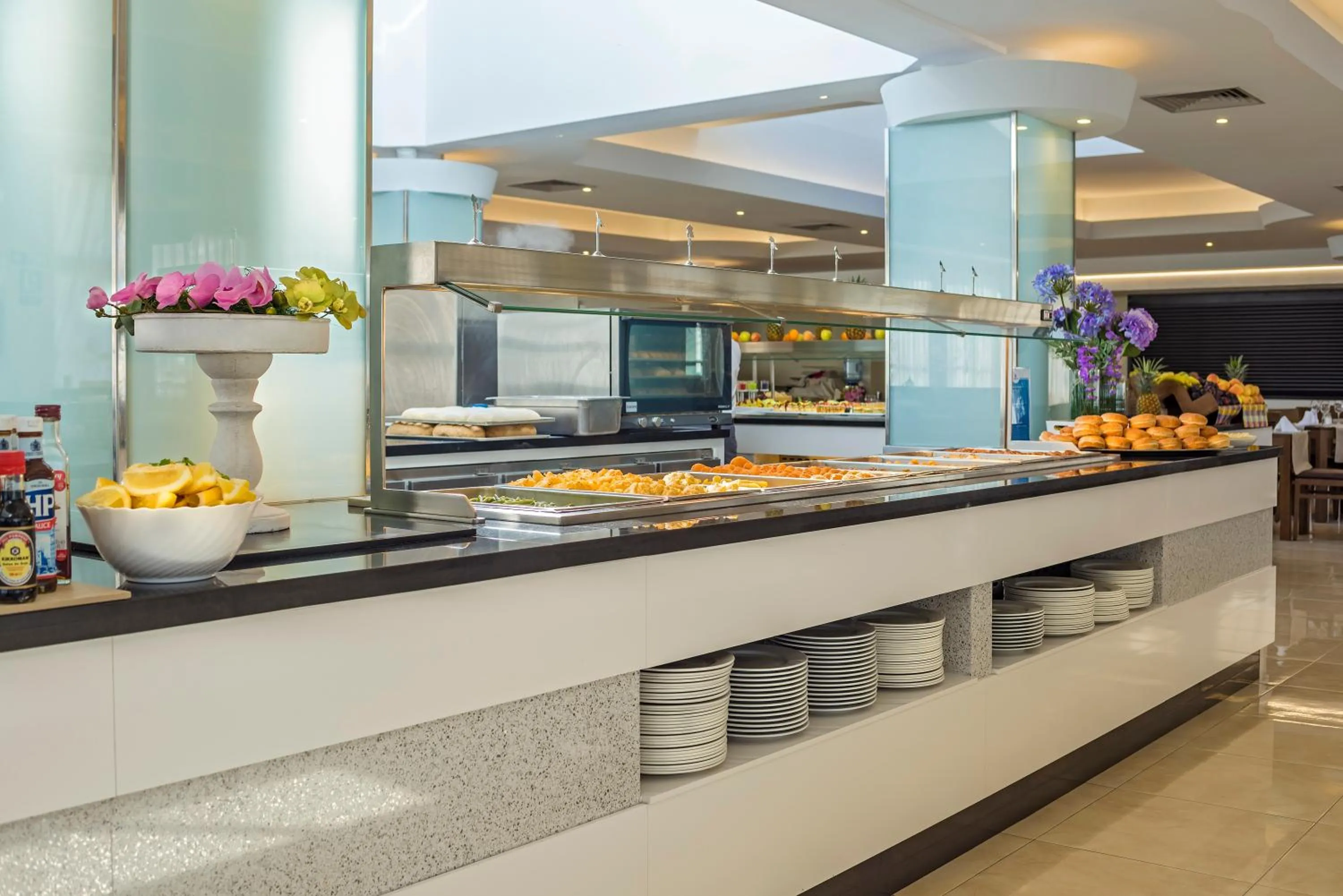 Restaurant/places to eat in FERGUS Club Europa