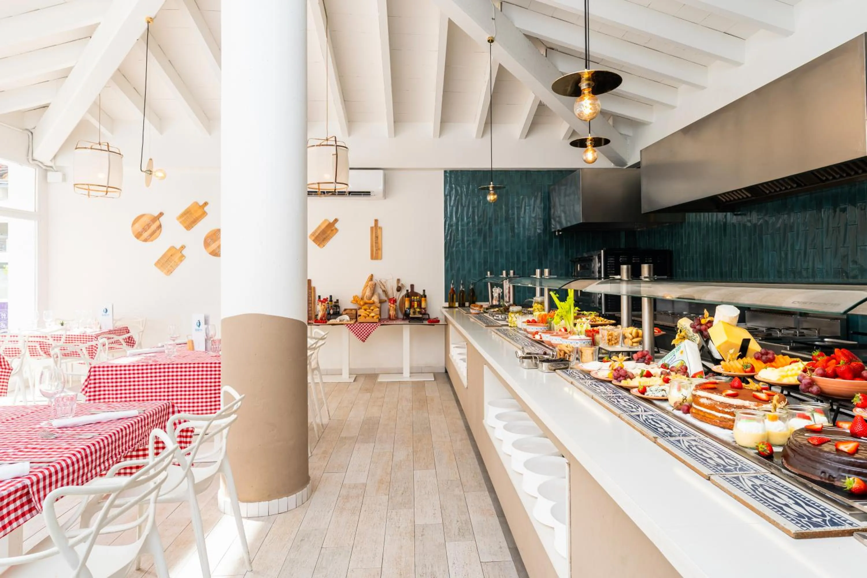 Restaurant/places to eat in FERGUS Club Europa