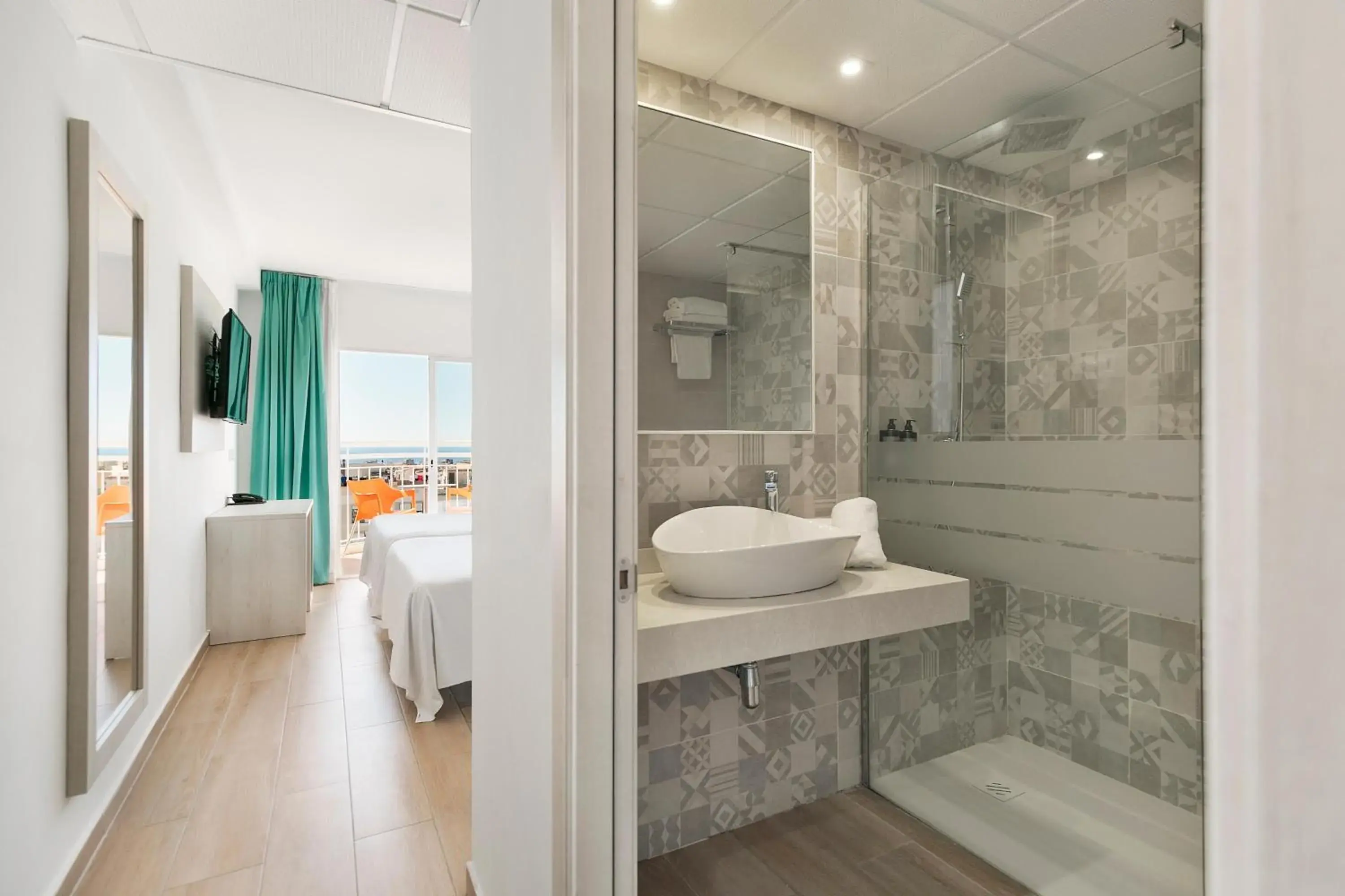 Twin Room with Pool View - single occupancy in Hotel Best Lloret Splash Twin Room with Pool View - single occupancy in Hotel Best Lloret Splash