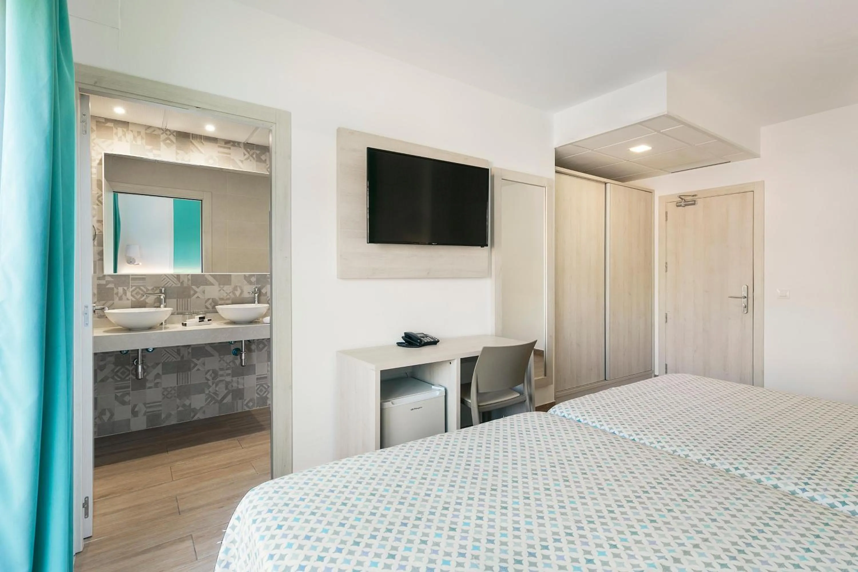 Photo of the whole room, Bed in Hotel Best Lloret Splash