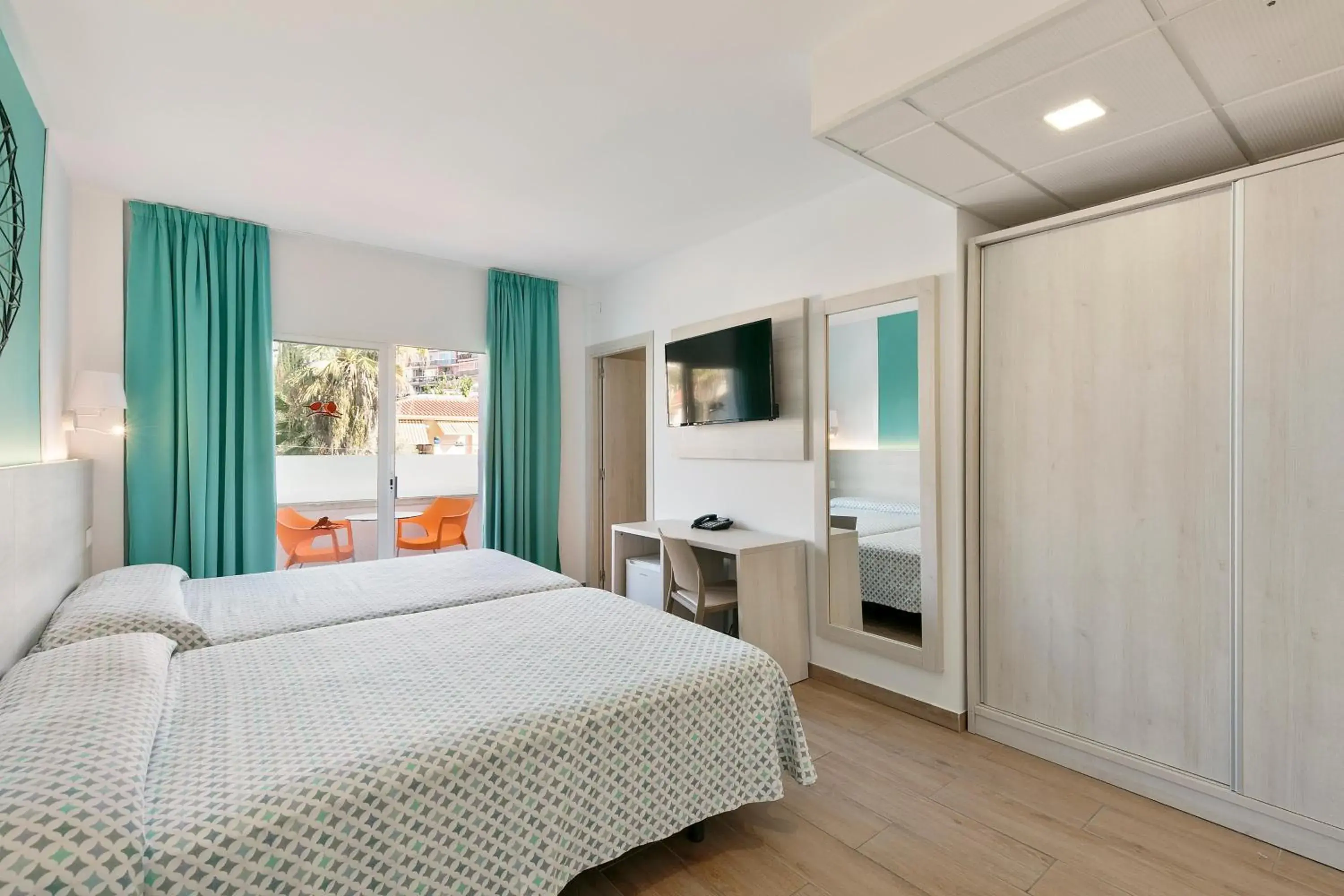 Photo of the whole room, Bed in Hotel Best Lloret Splash Photo of the whole room, Bed in Hotel Best Lloret Splash