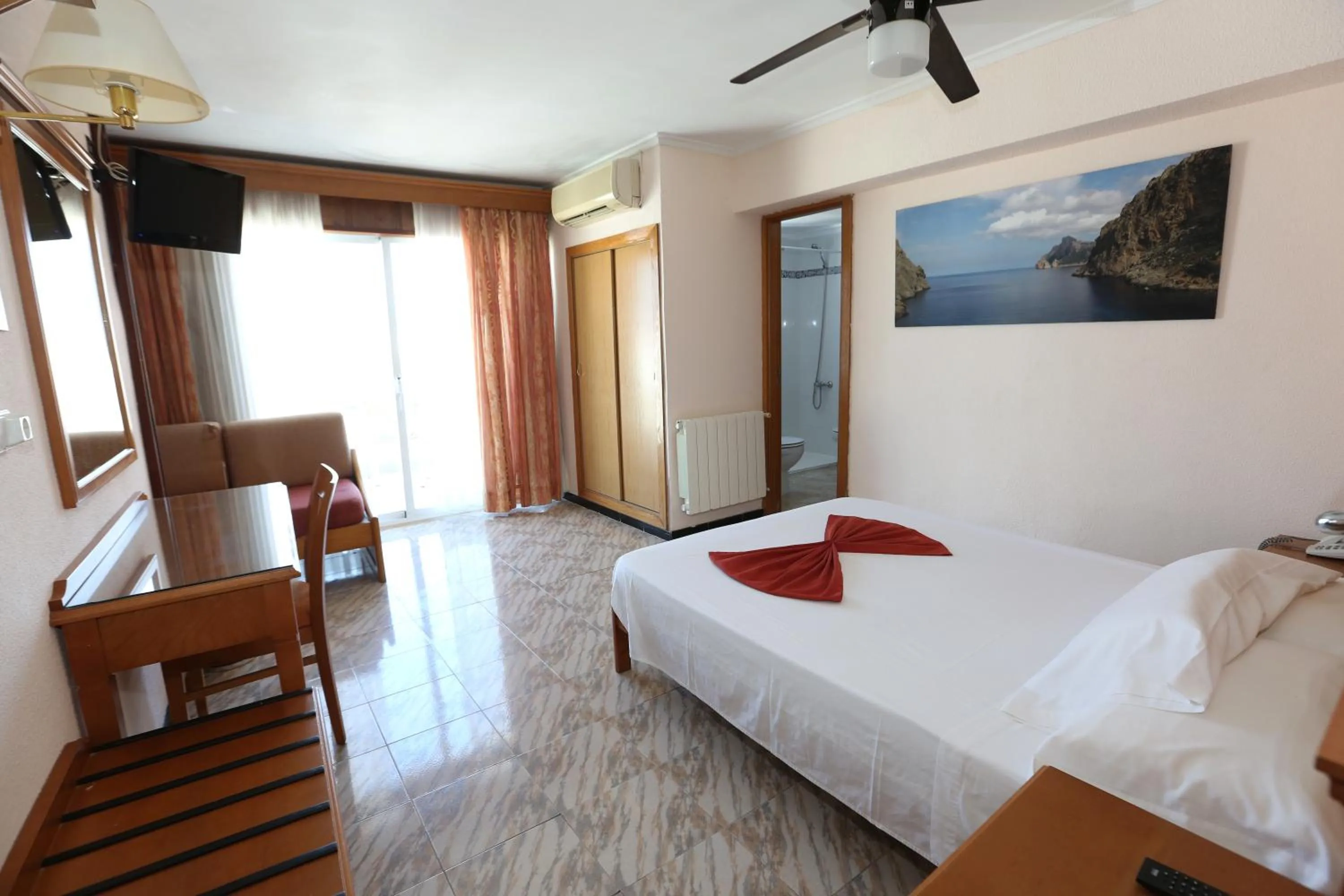 Photo of the whole room, Bed in Hotel Manaus