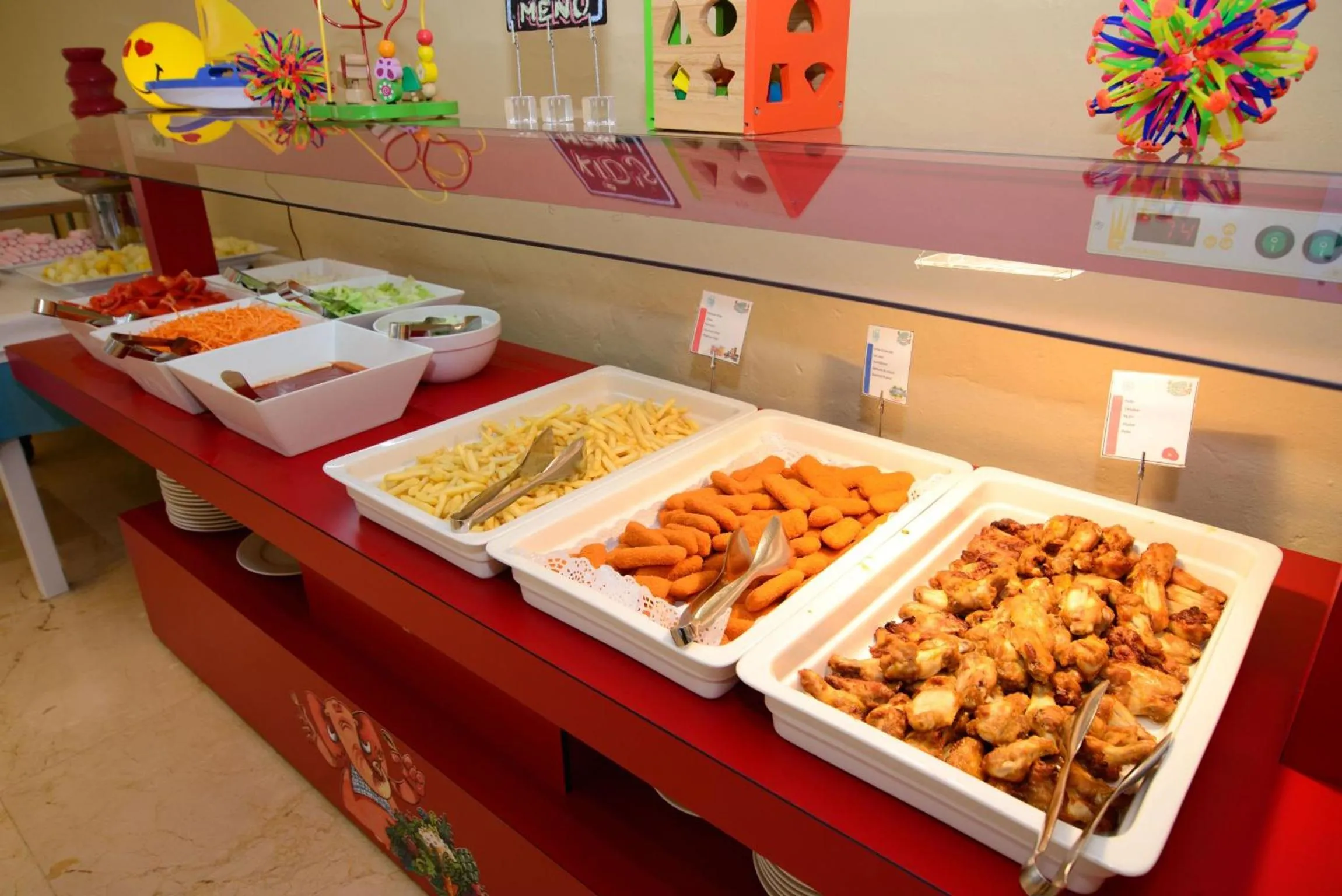 Food and drinks in Cala Llenya Resort Ibiza