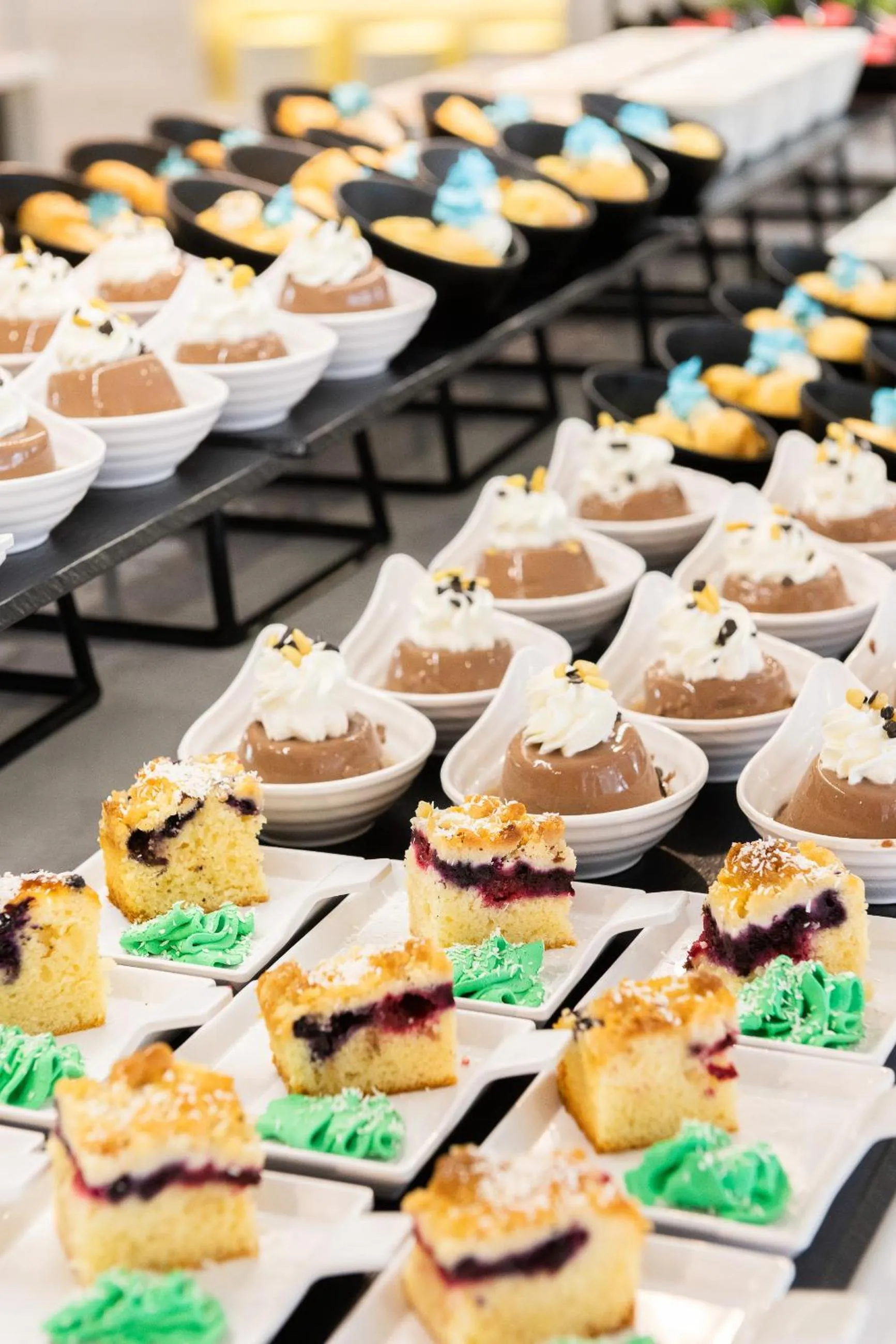 Restaurant/places to eat in Globales Maioris