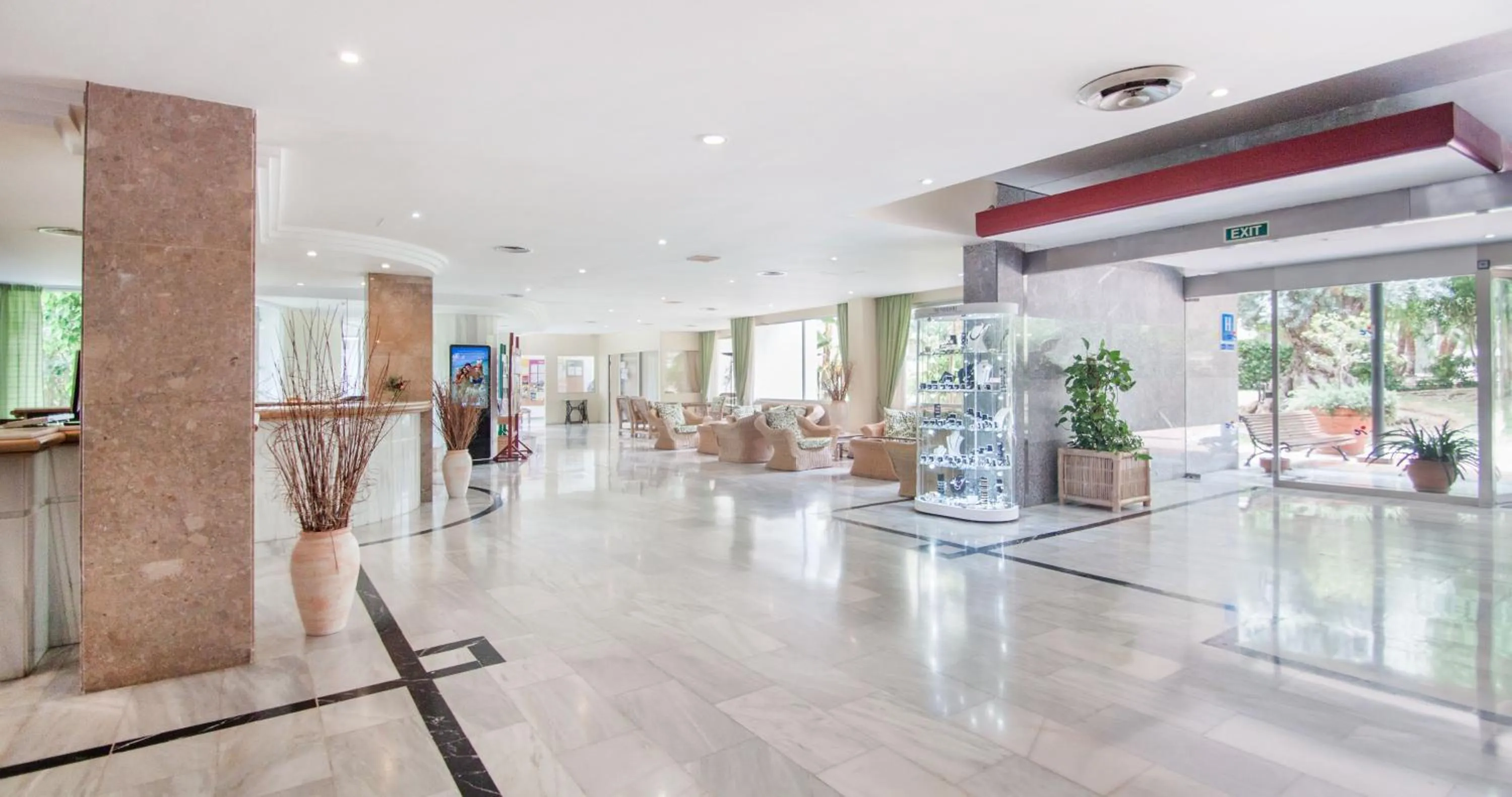 Lobby or reception in Globales Maioris