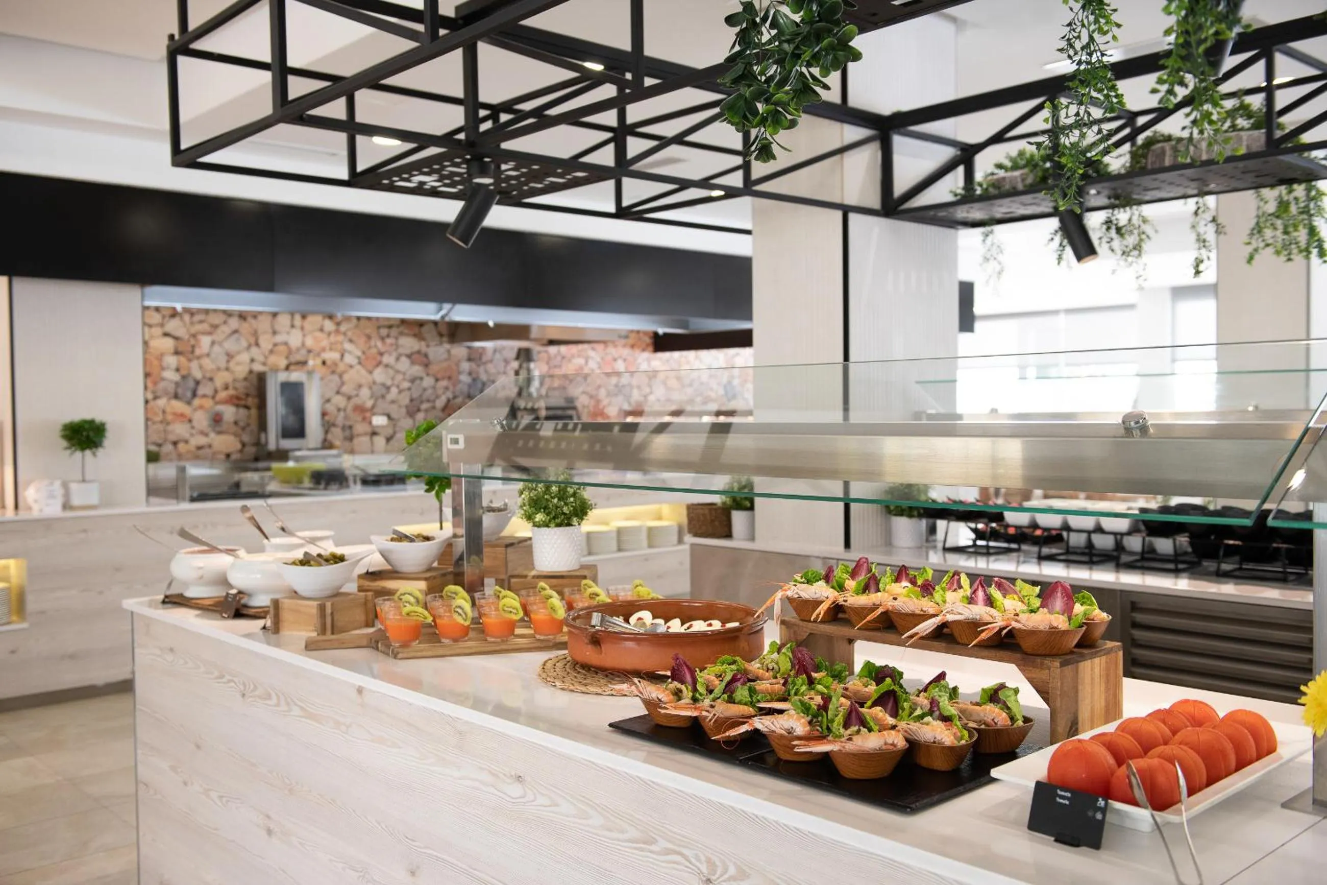 Food and drinks in Globales Maioris