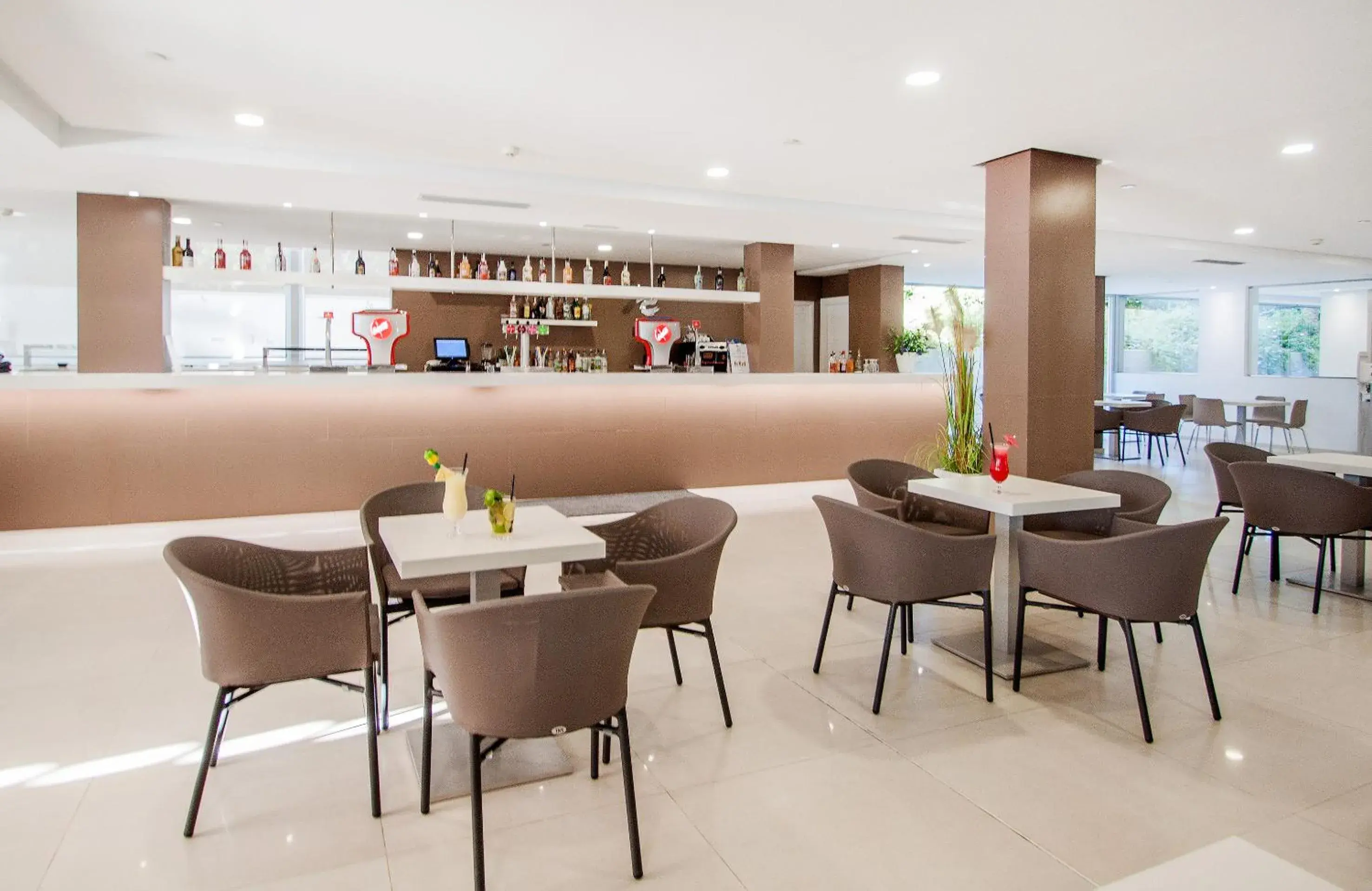 Lounge or bar in Globales Panamá - Adults Only Lounge or bar in Globales Panamá - Adults Only