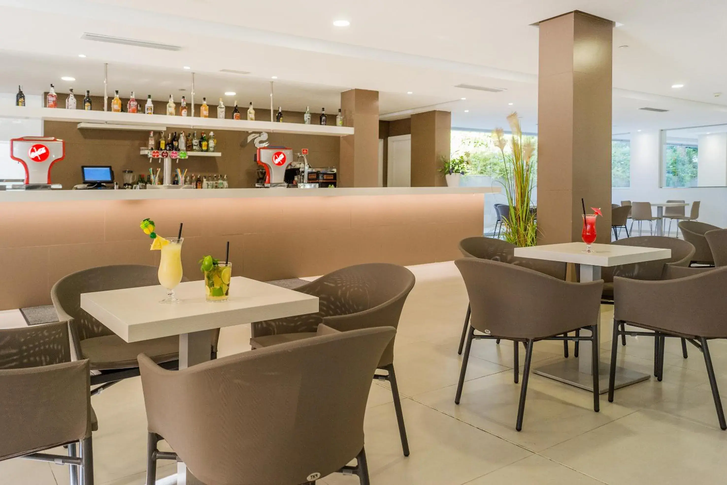 Lounge or bar in Globales Panamá - Adults Only Lounge or bar in Globales Panamá - Adults Only