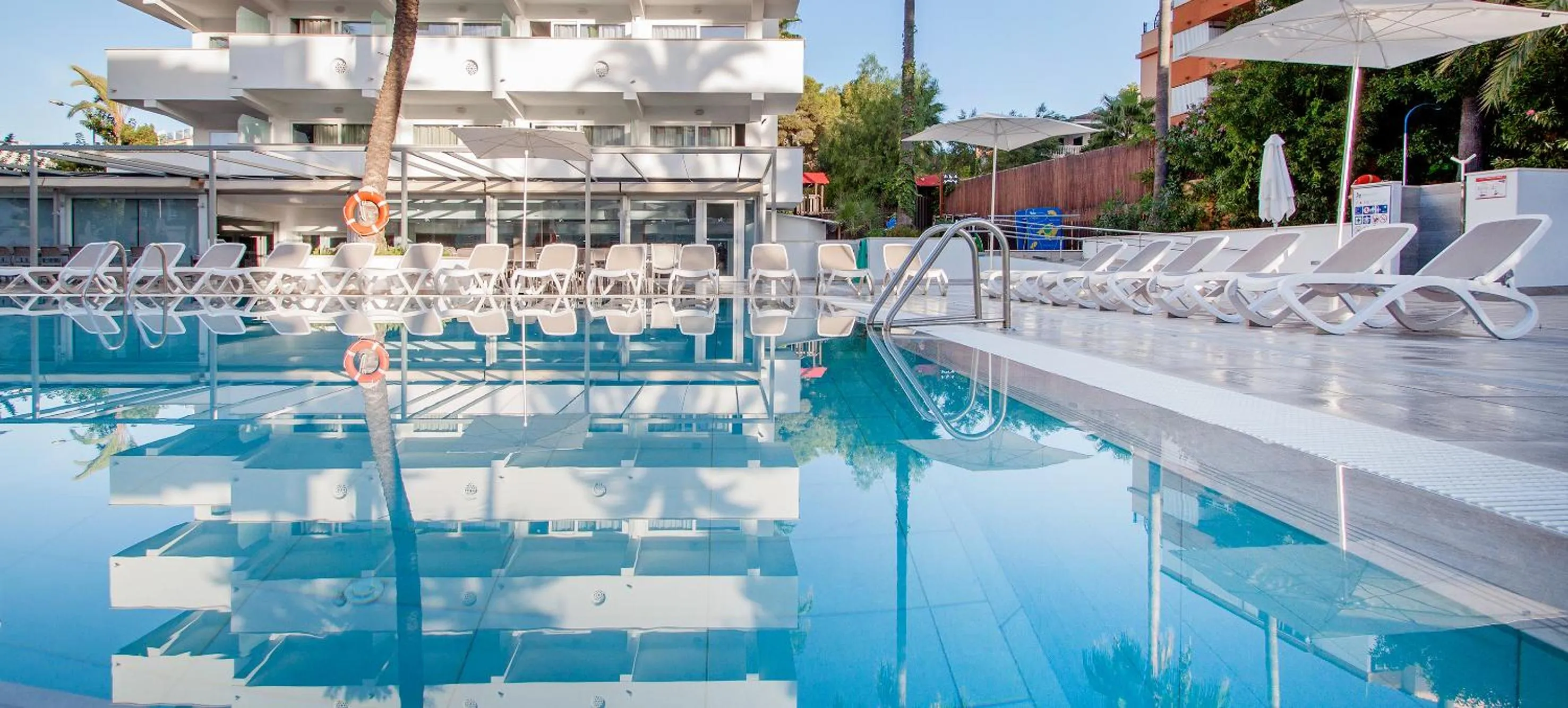 Swimming pool in Globales Panamá - Adults Only