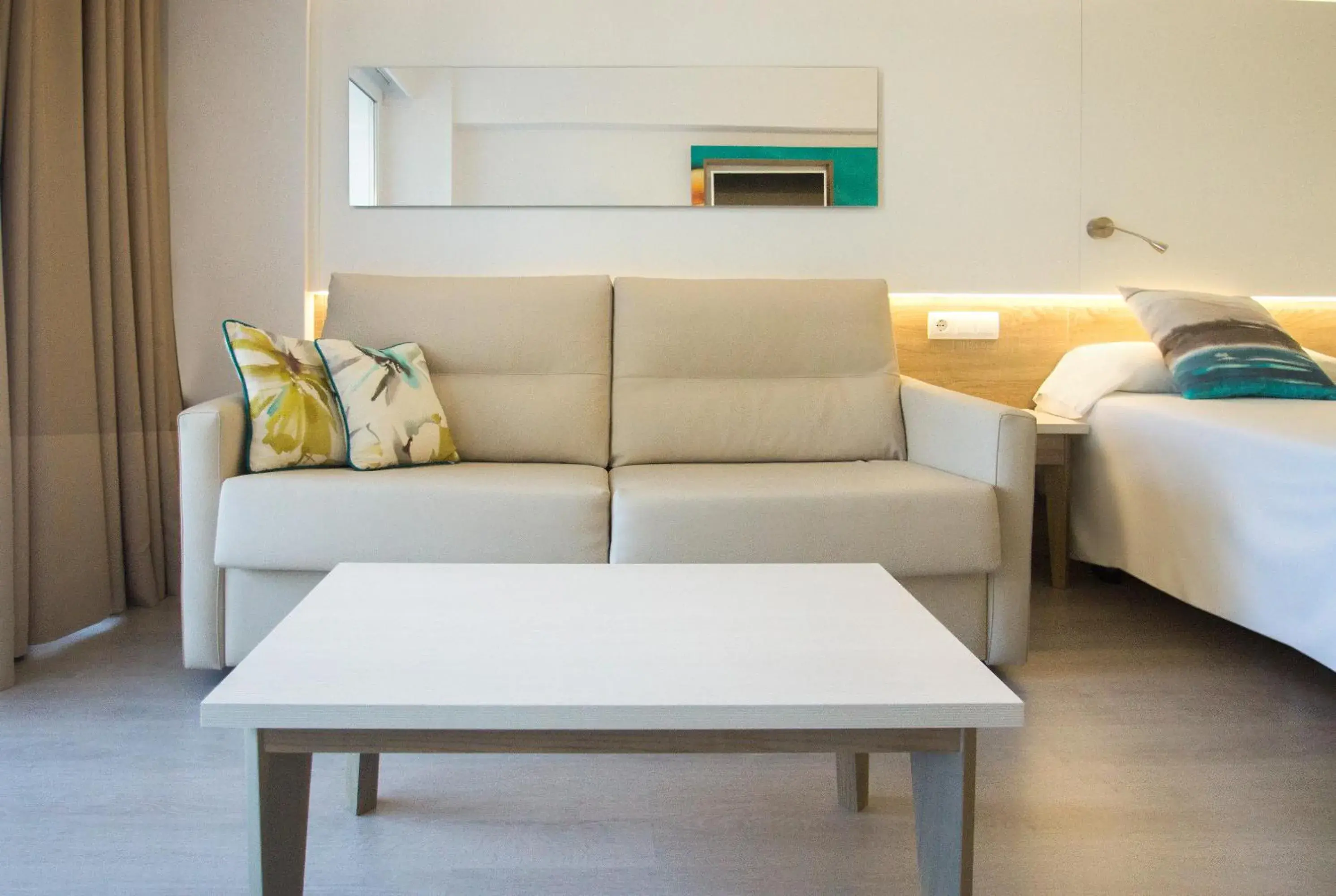 Bedroom, Bed in Globales Panamá - Adults Only Bedroom, Bed in Globales Panamá - Adults Only